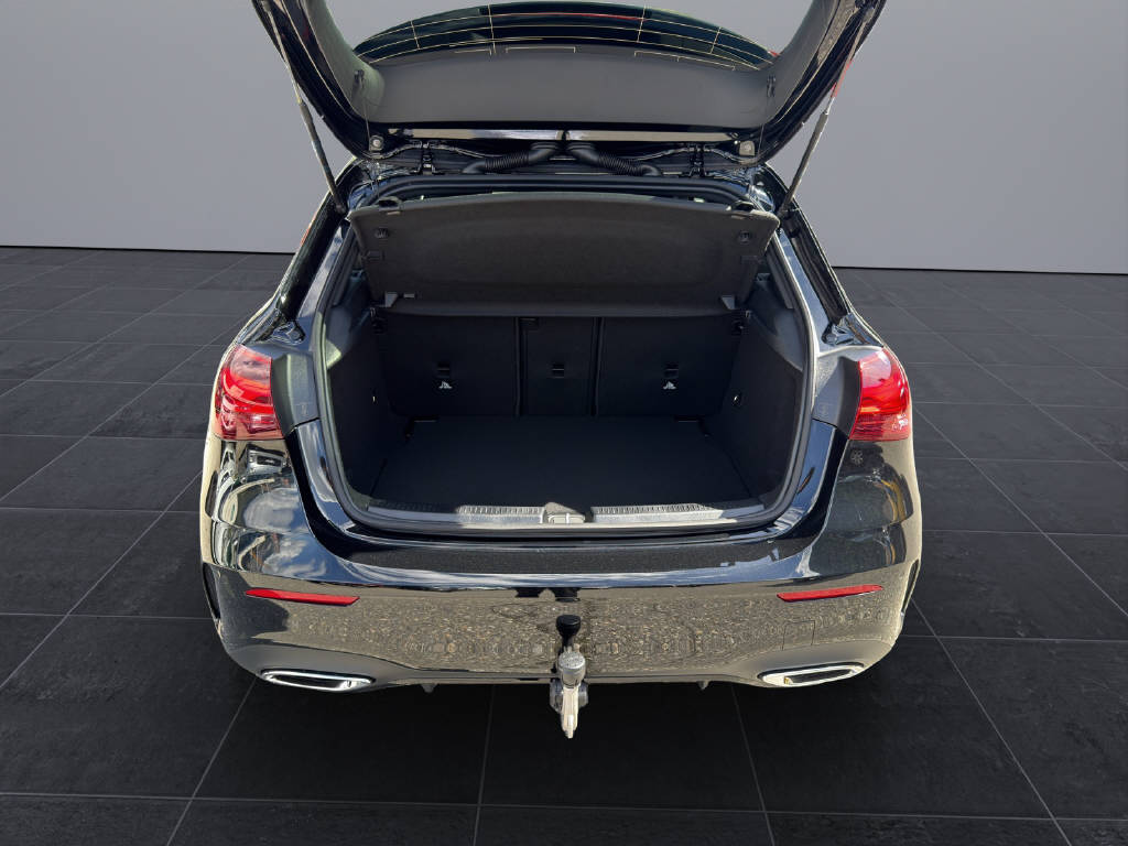 MERCEDES-BENZ A 220 AMG Line 4m - 16
