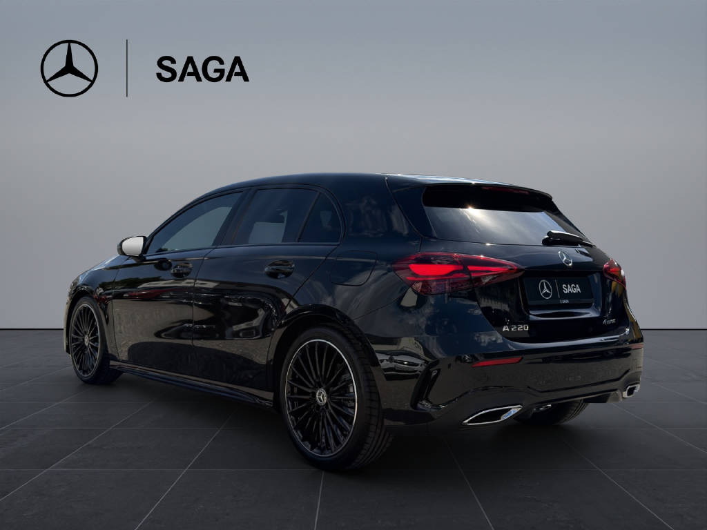 MERCEDES-BENZ A 220 AMG Line 4m - 4