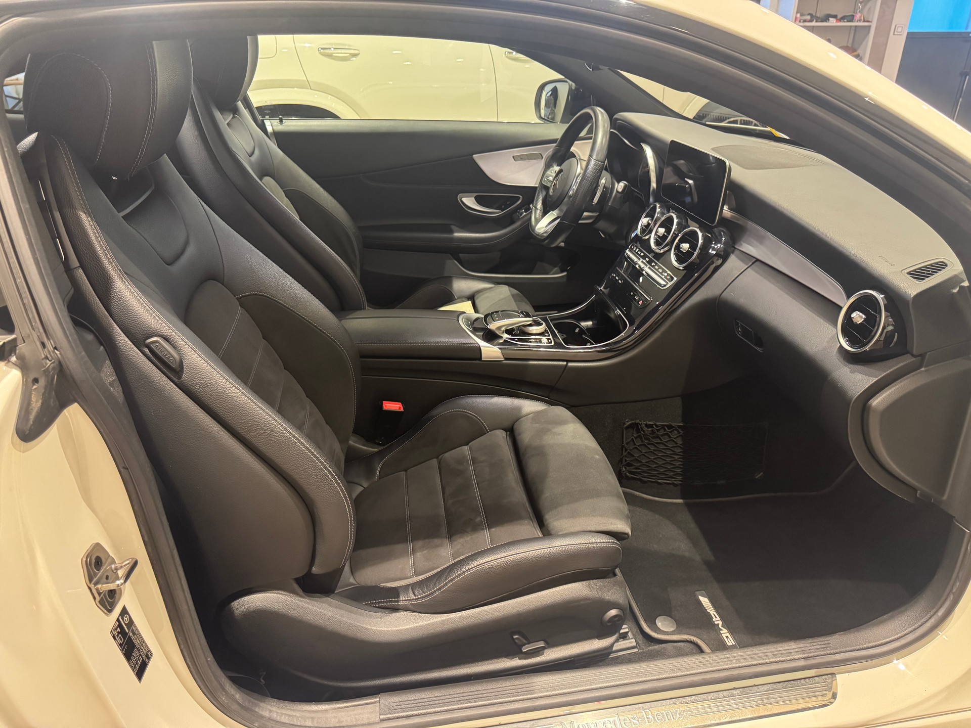 MERCEDES-BENZ C 200 AMG Line Coupé - 6