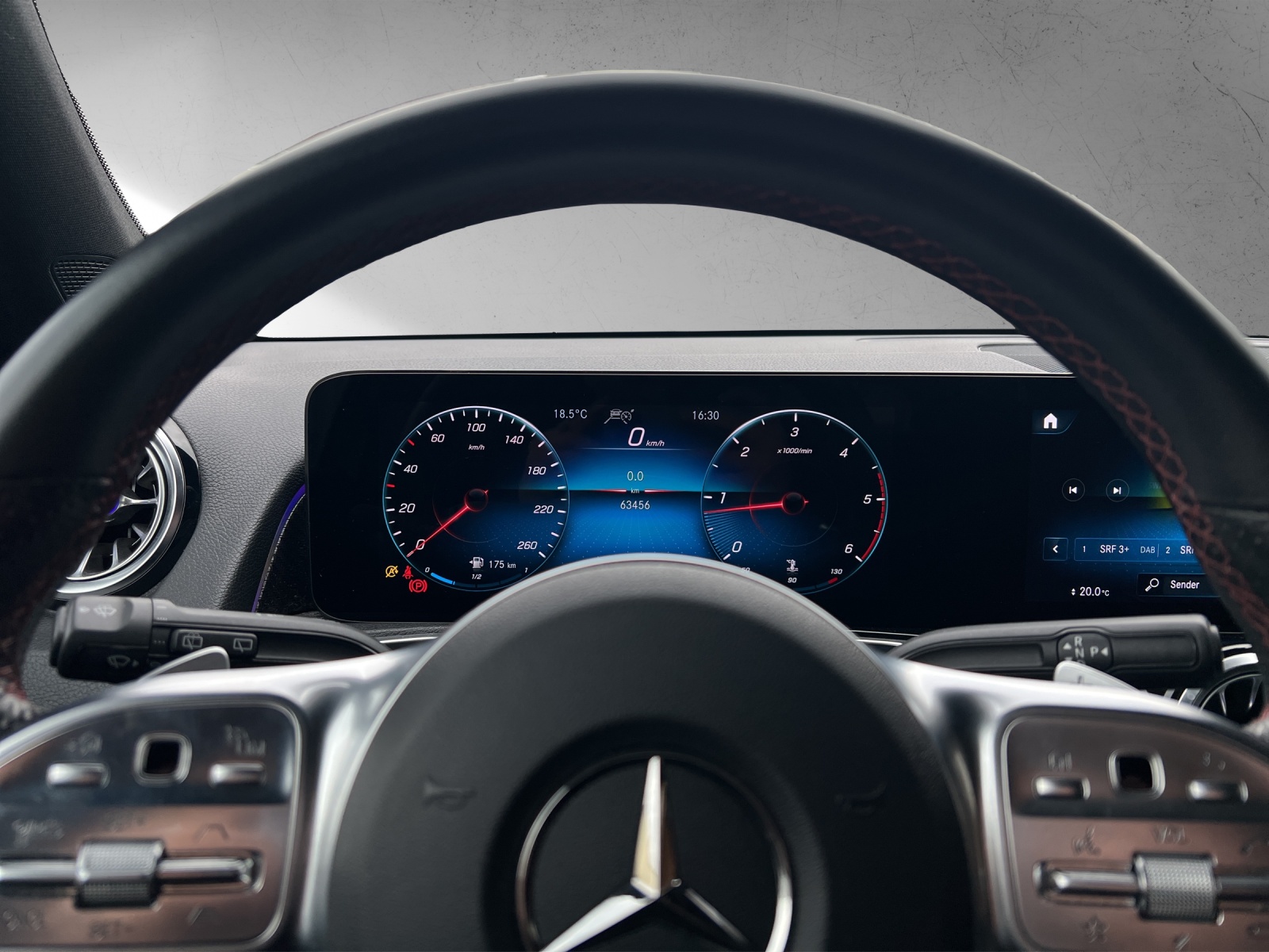 MERCEDES-BENZ GLB 220 d AMG Line 4 MAT. - 10