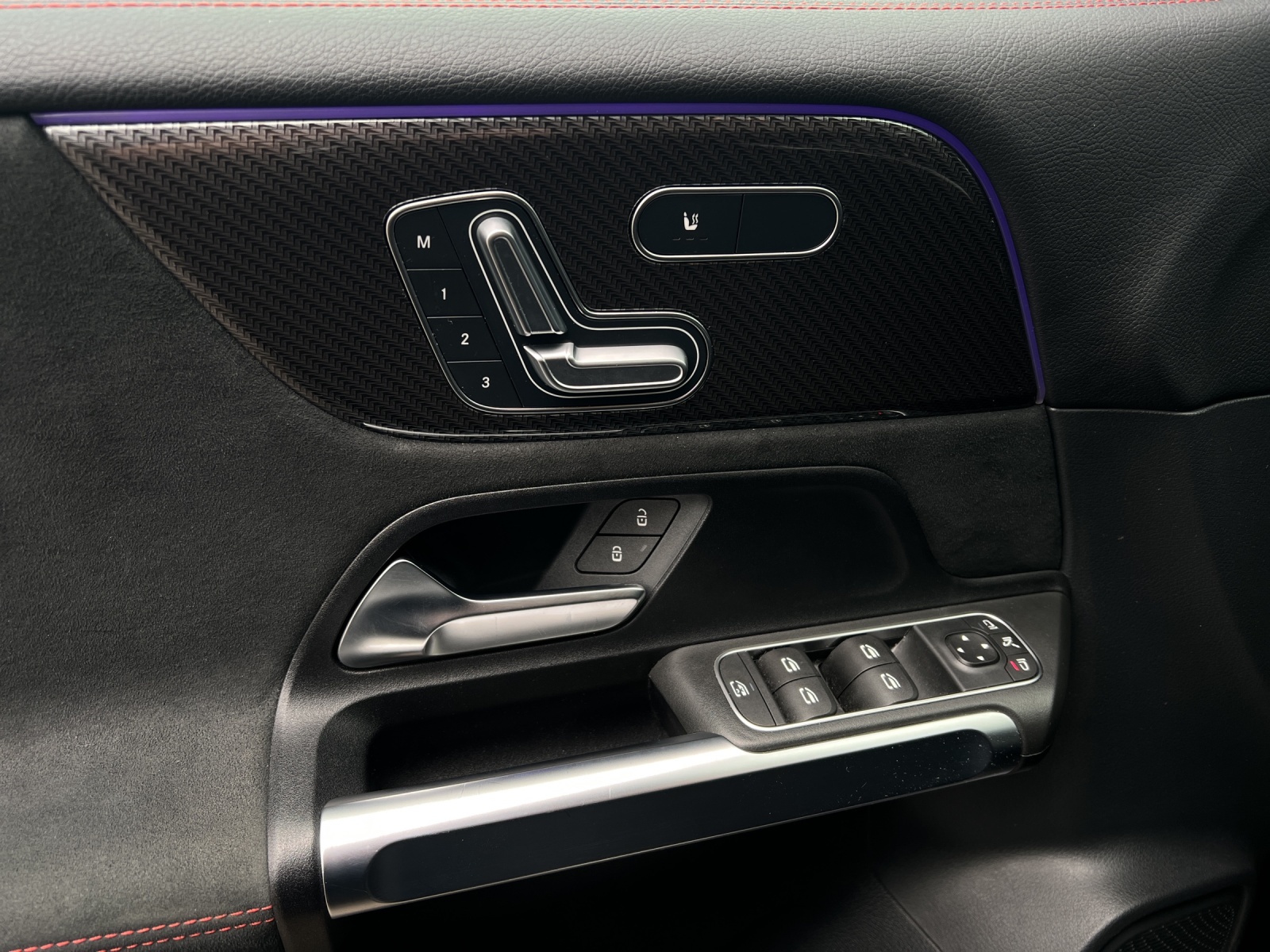 MERCEDES-BENZ GLB 220 d AMG Line 4 MAT. - 13