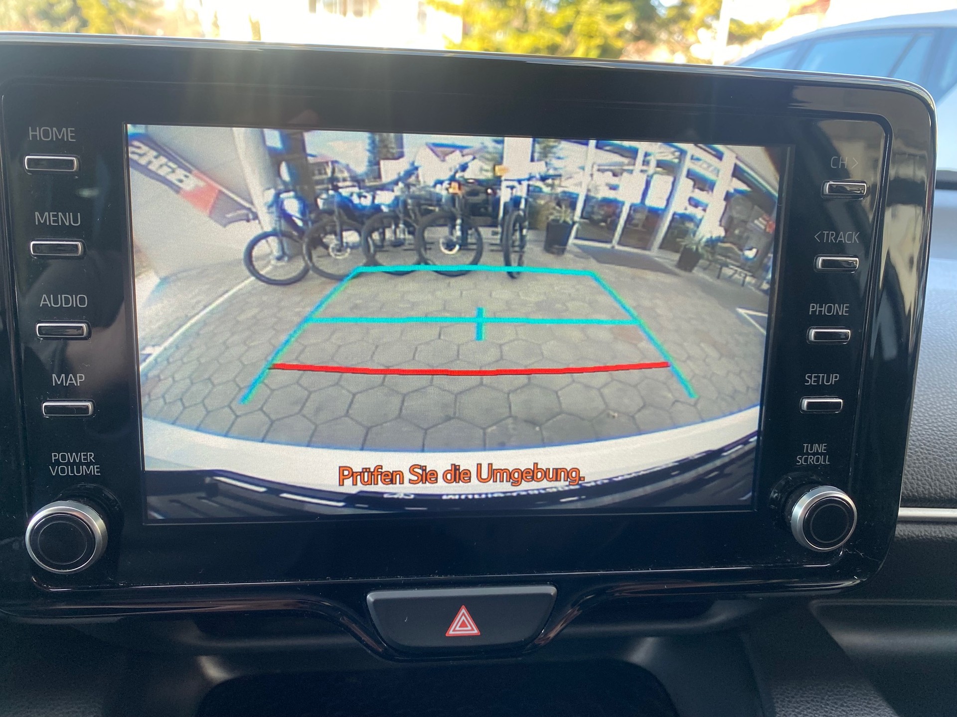 TOYOTA Yaris 1.5 Style e-CVT - 6