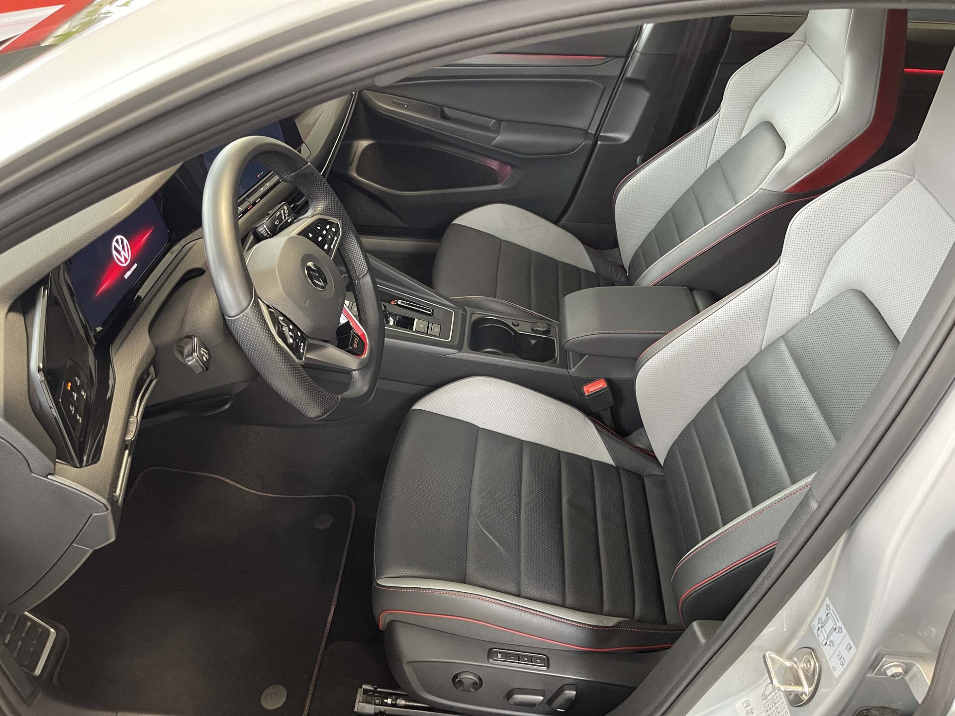 VW Golf VIII 2.0 TSI GTI DSG - 7