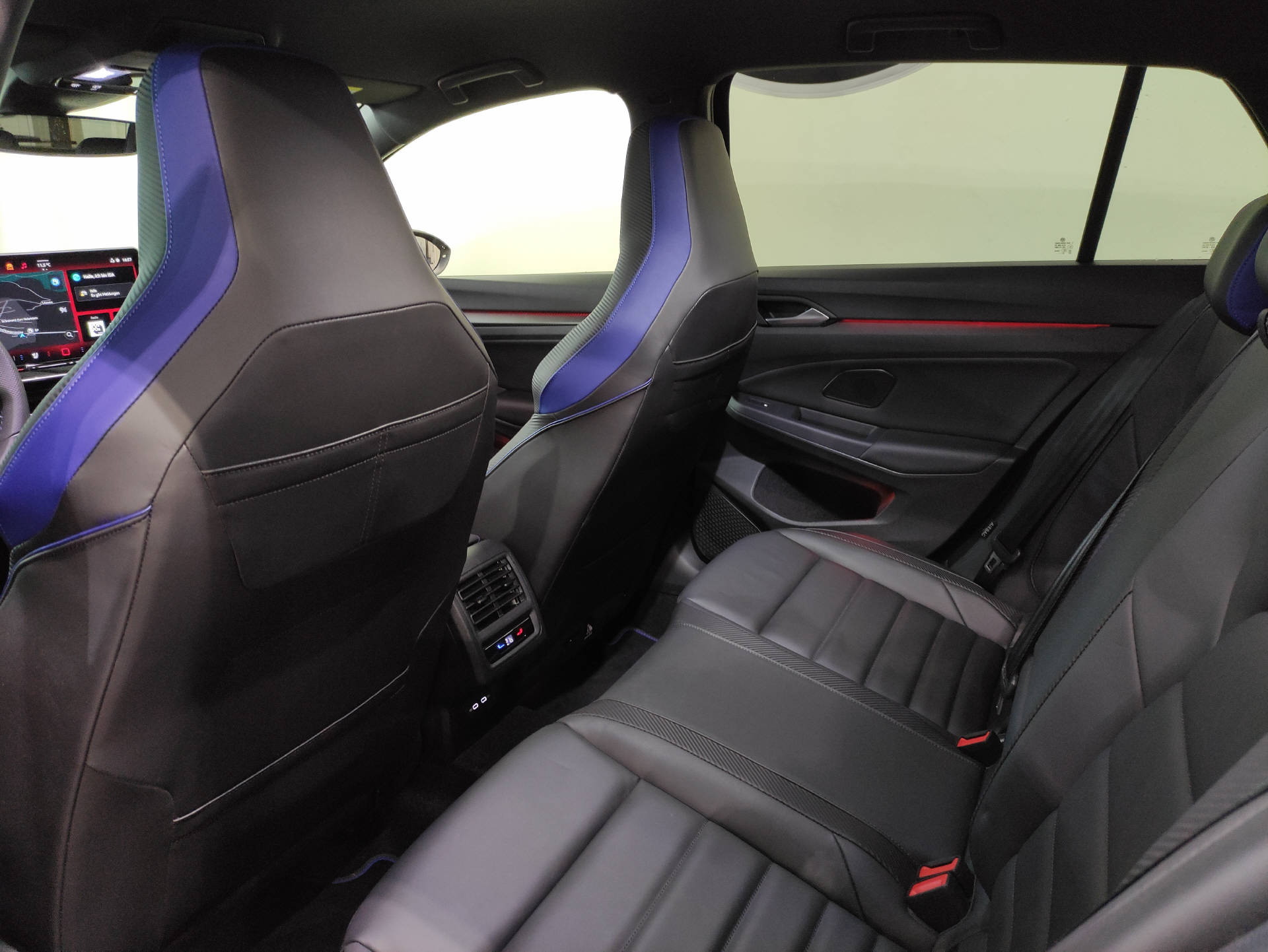 VW Golf VIII 2.0 TSI R Black Edition DSG 4motion - 12