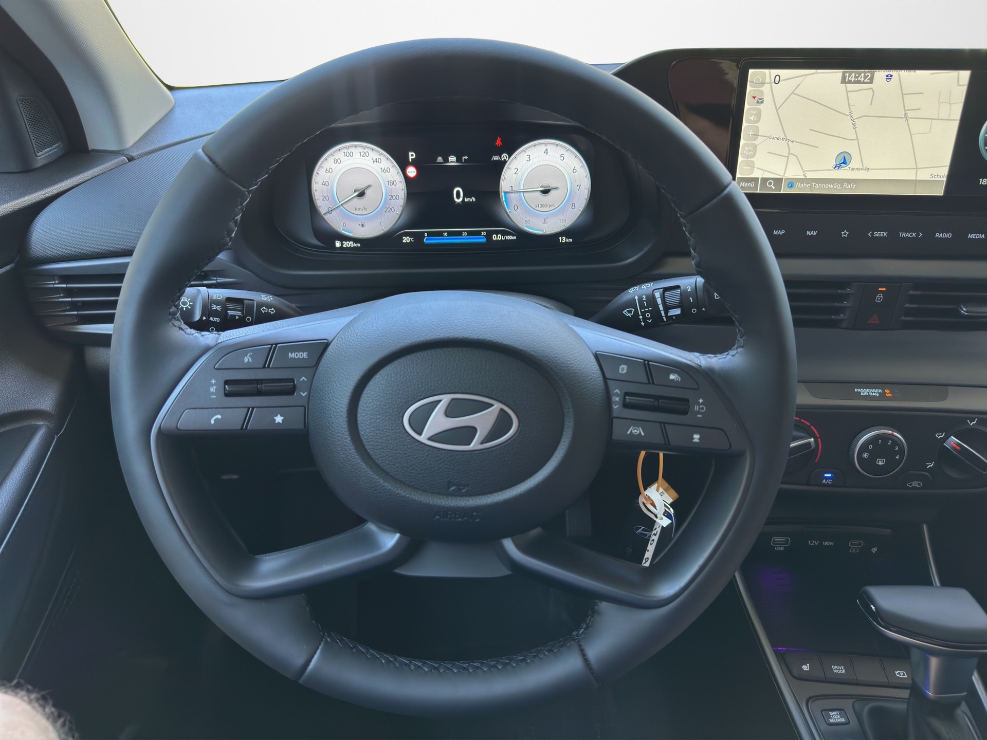 HYUNDAI i20 1.0 T-GDi Amplia DCT - 10