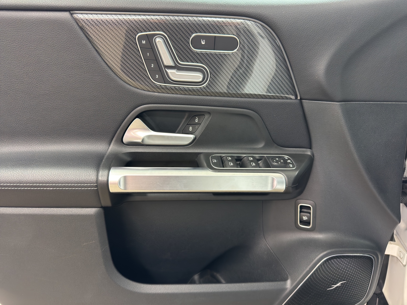 MERCEDES-BENZ GLB 35 AMG 4 MATIC - 13