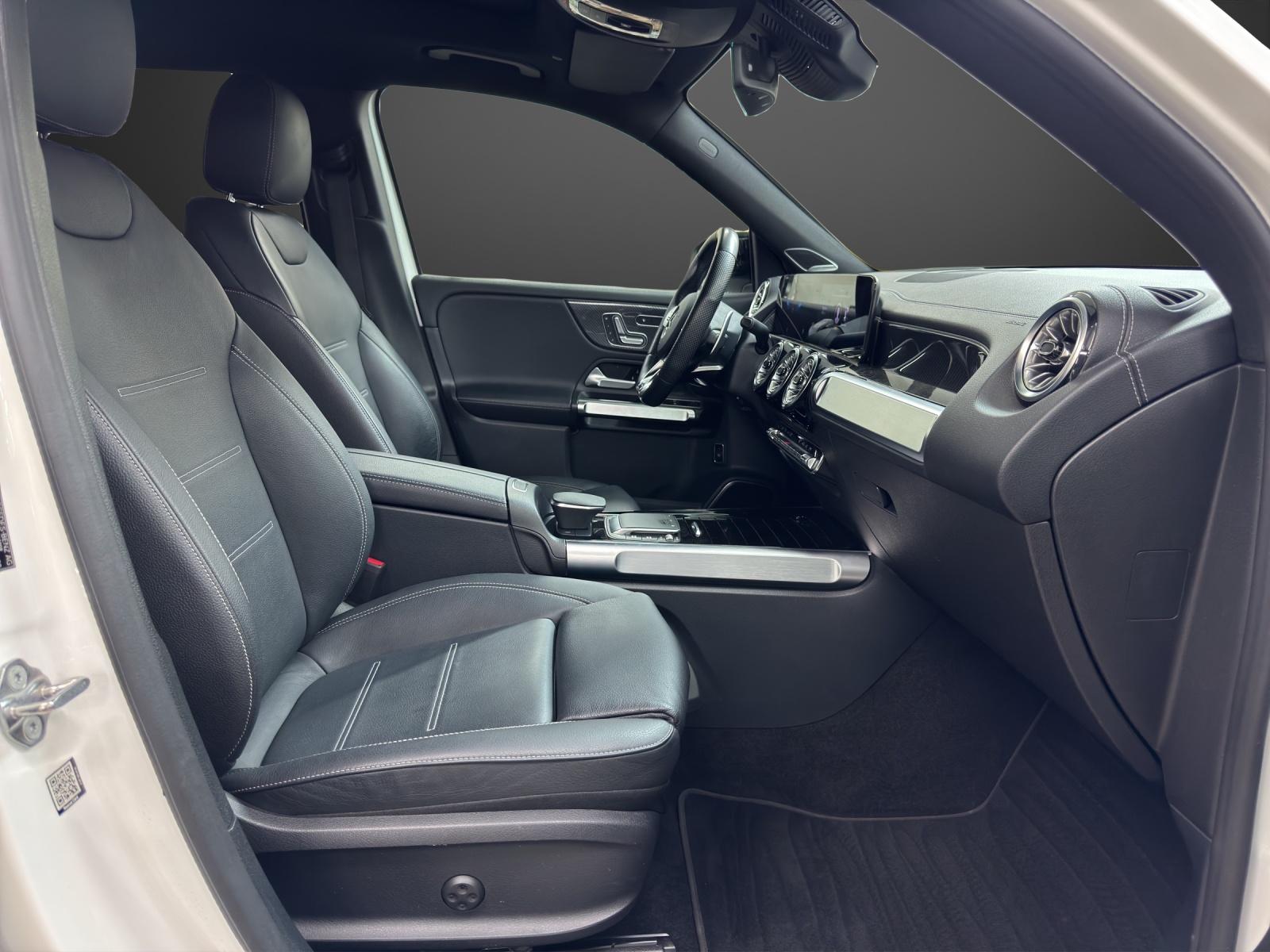 MERCEDES-BENZ GLB 35 AMG 4 MATIC - 12