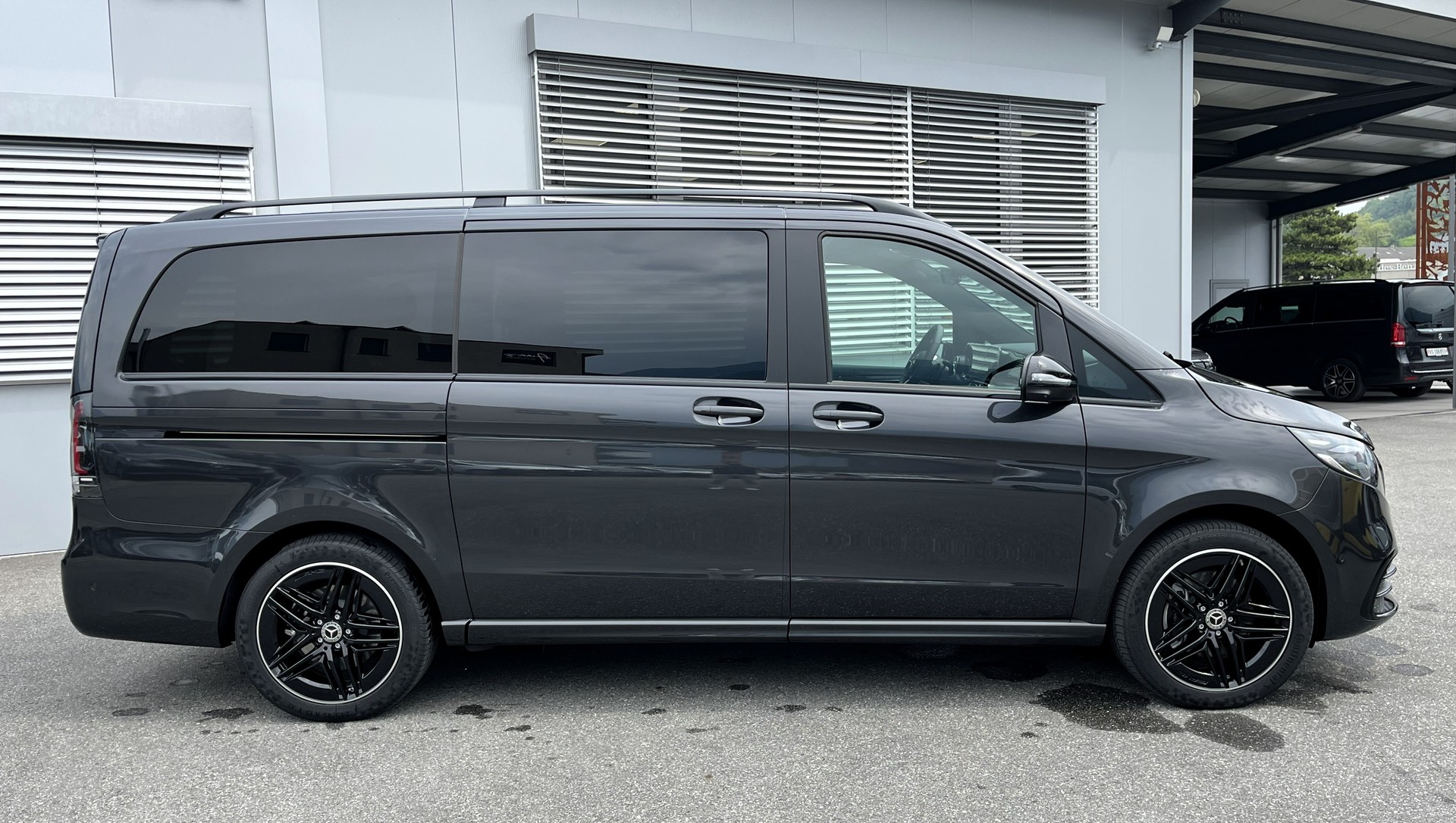 MERCEDES-BENZ V 300 d lang 4Matic Swiss Edition 9G-Tronic - 2