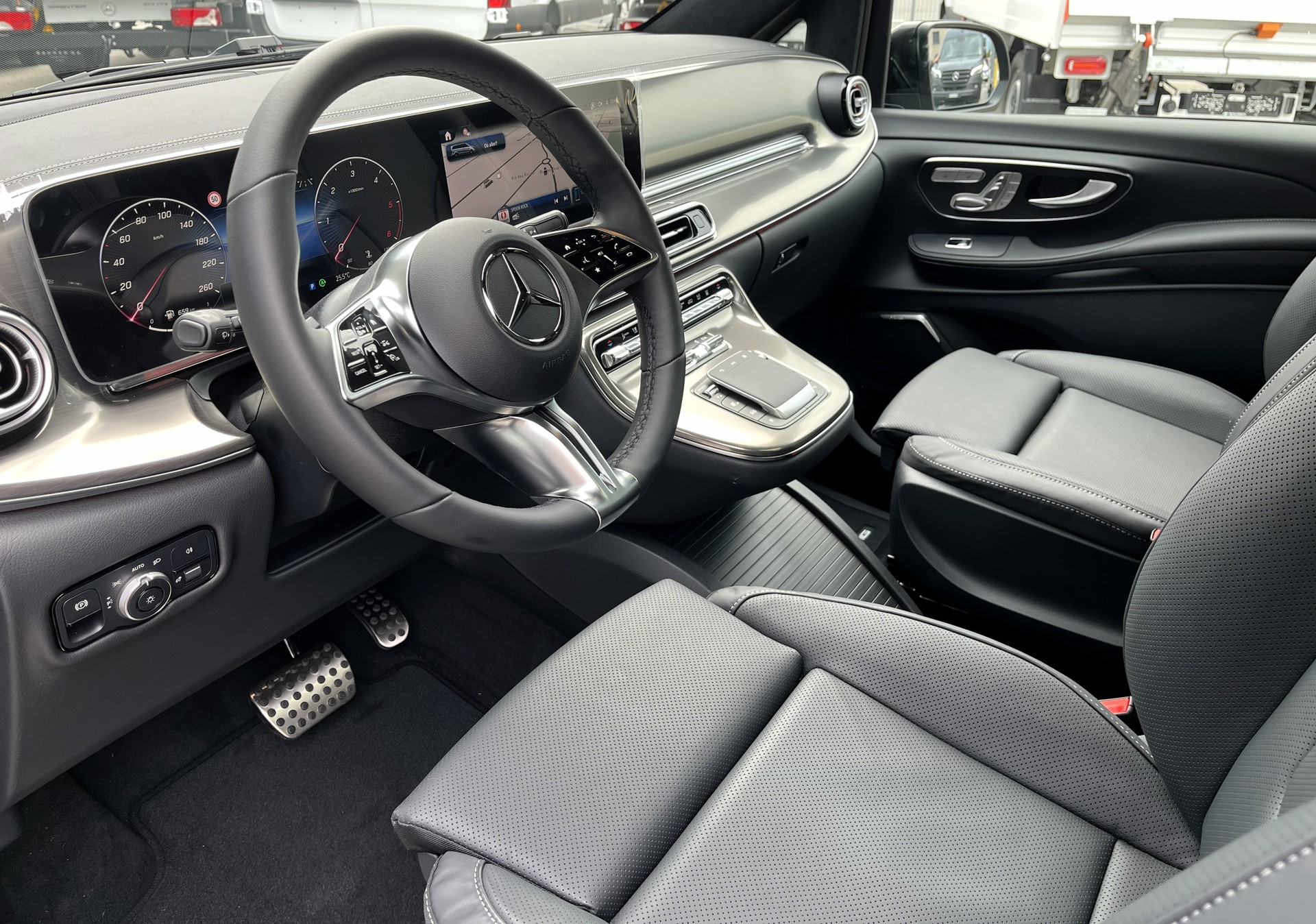 MERCEDES-BENZ V 300 d lang 4Matic Swiss Edition 9G-Tronic - 8