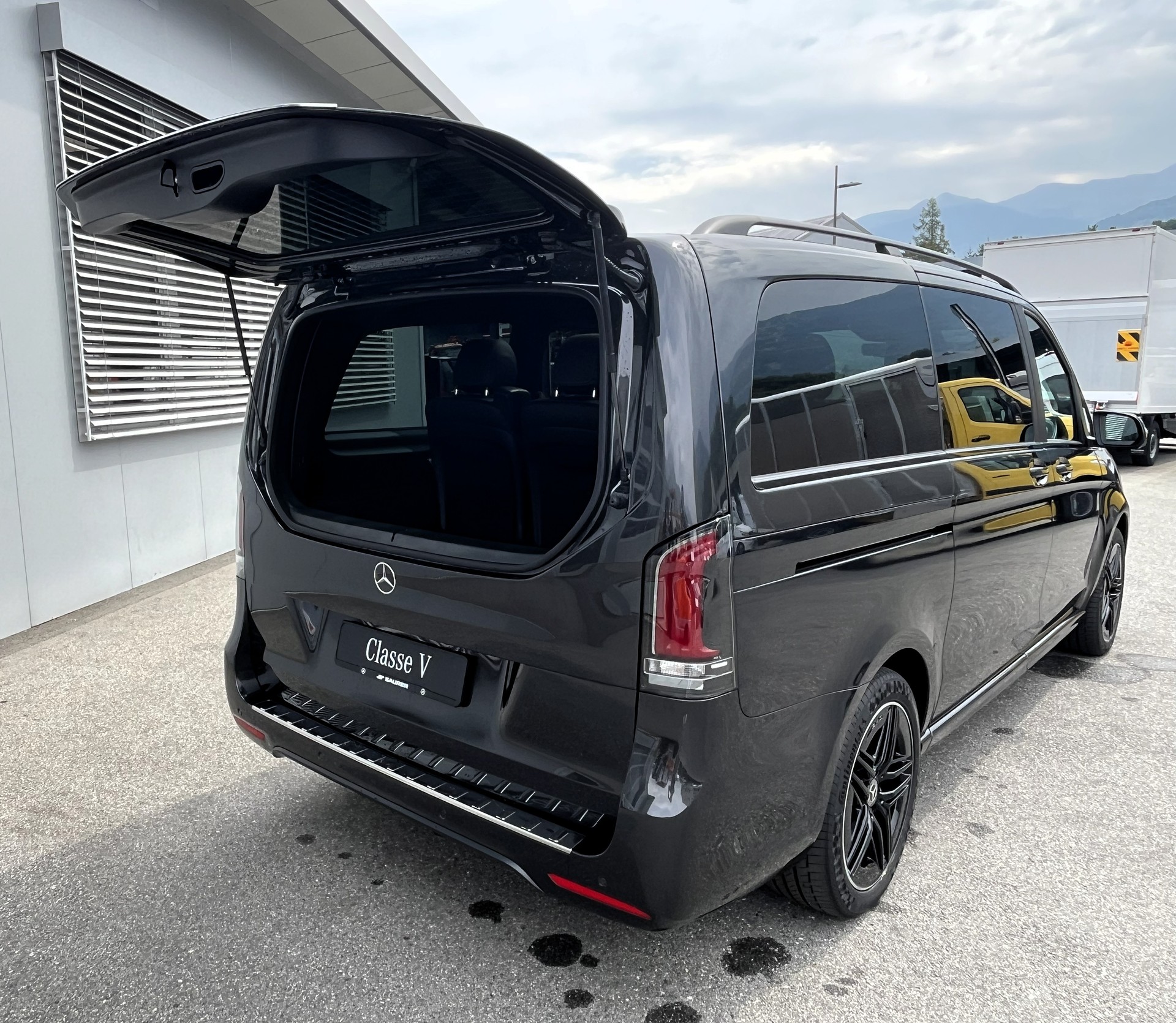 MERCEDES-BENZ V 300 d lang 4Matic Swiss Edition 9G-Tronic - 22