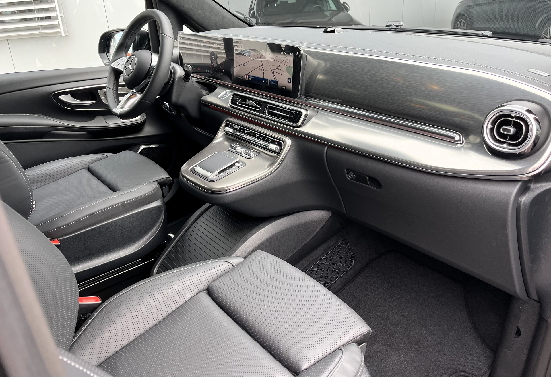 MERCEDES-BENZ V 300 d lang 4Matic Swiss Edition 9G-Tronic - 9