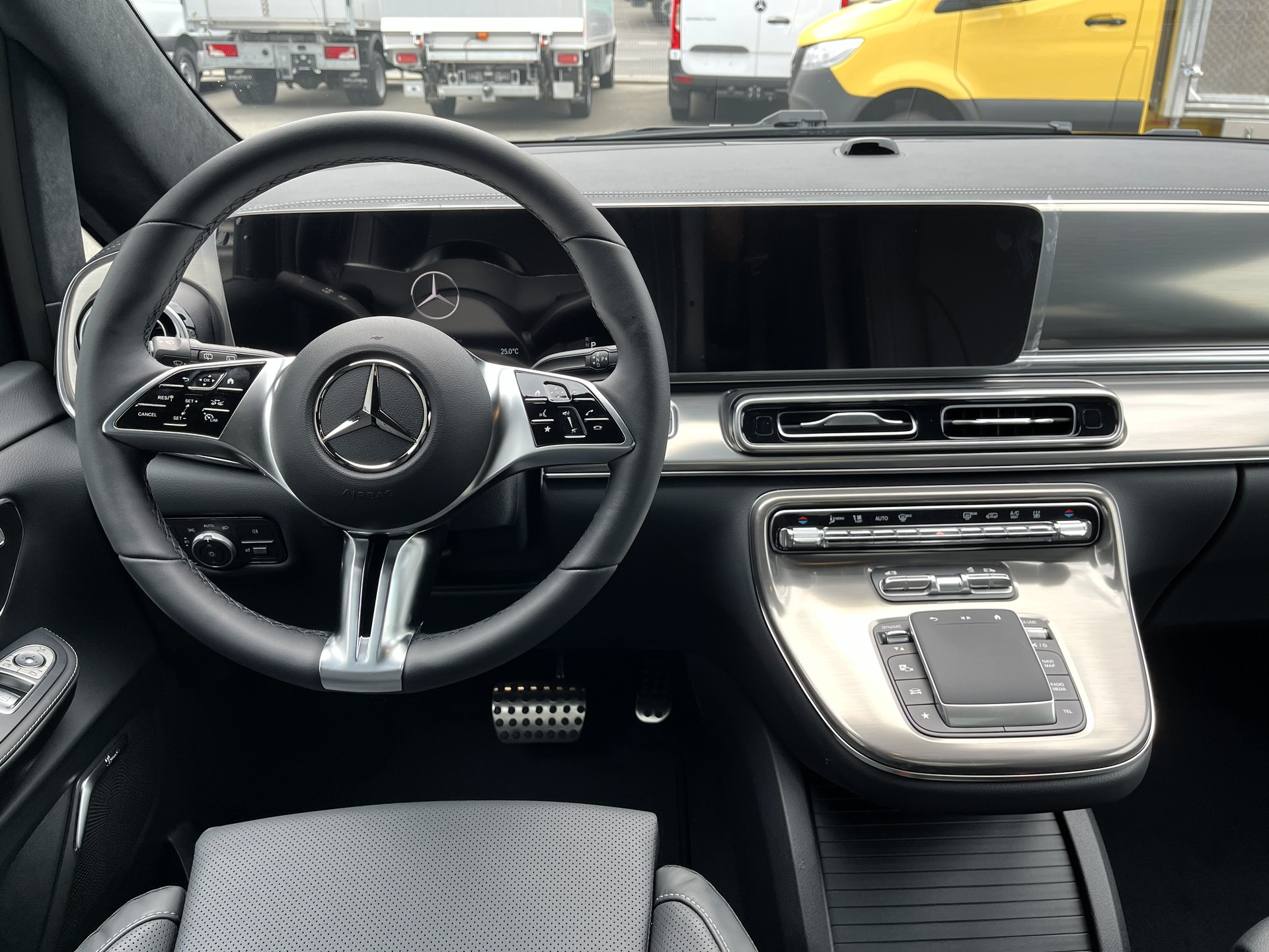 MERCEDES-BENZ V 300 d lang 4Matic Swiss Edition 9G-Tronic - 11