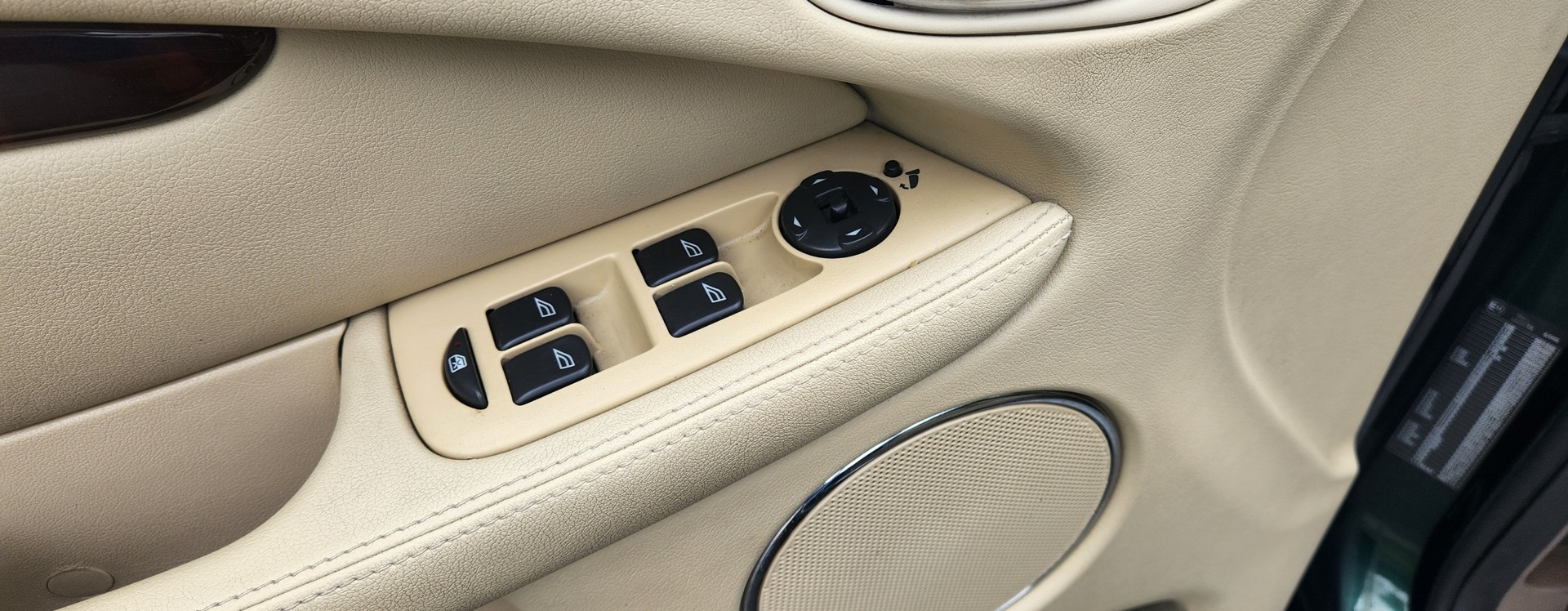 JAGUAR X-Type 3.0 V6 Traction4 Sovereign - 6