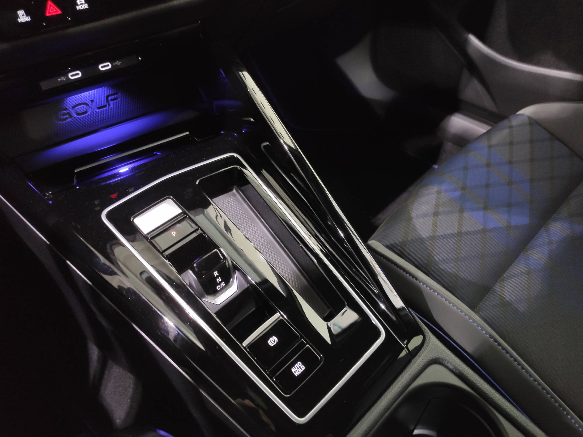 VW Golf VIII 2.0 TSI R Performance DSG 4motion - 12