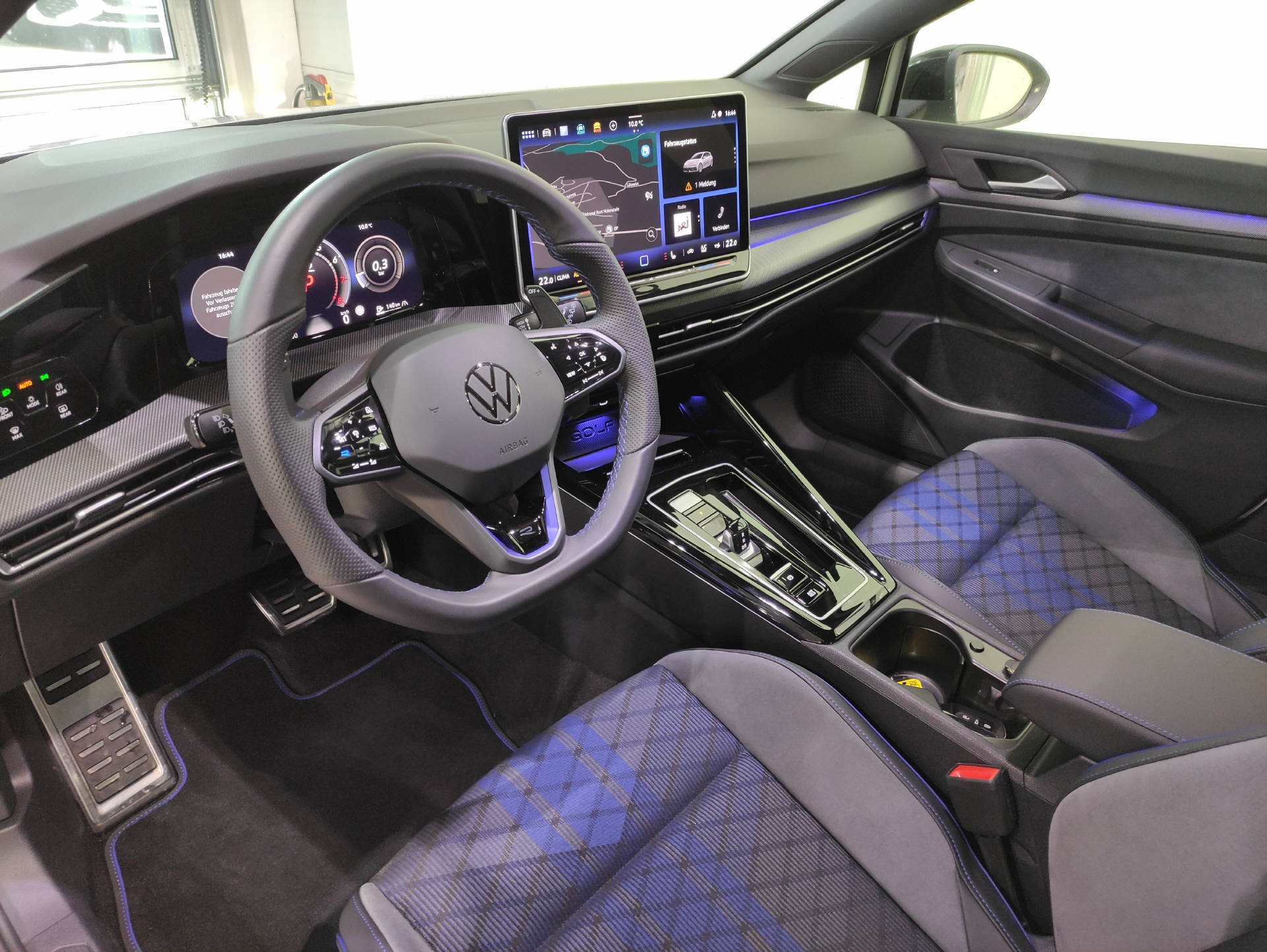 VW Golf VIII 2.0 TSI R Performance DSG 4motion - 4