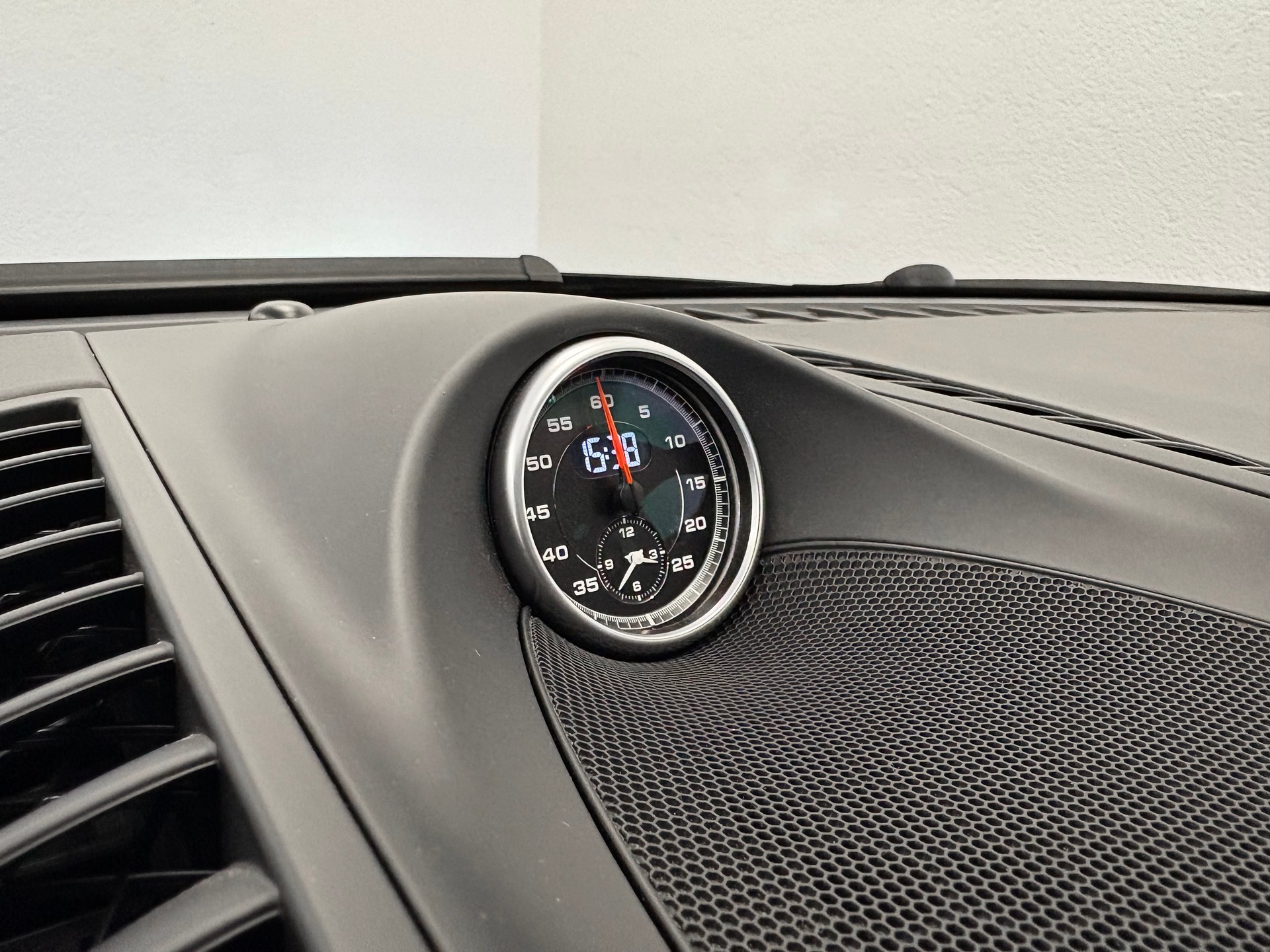 PORSCHE Cayenne GTS "ALL BLACK" - 28