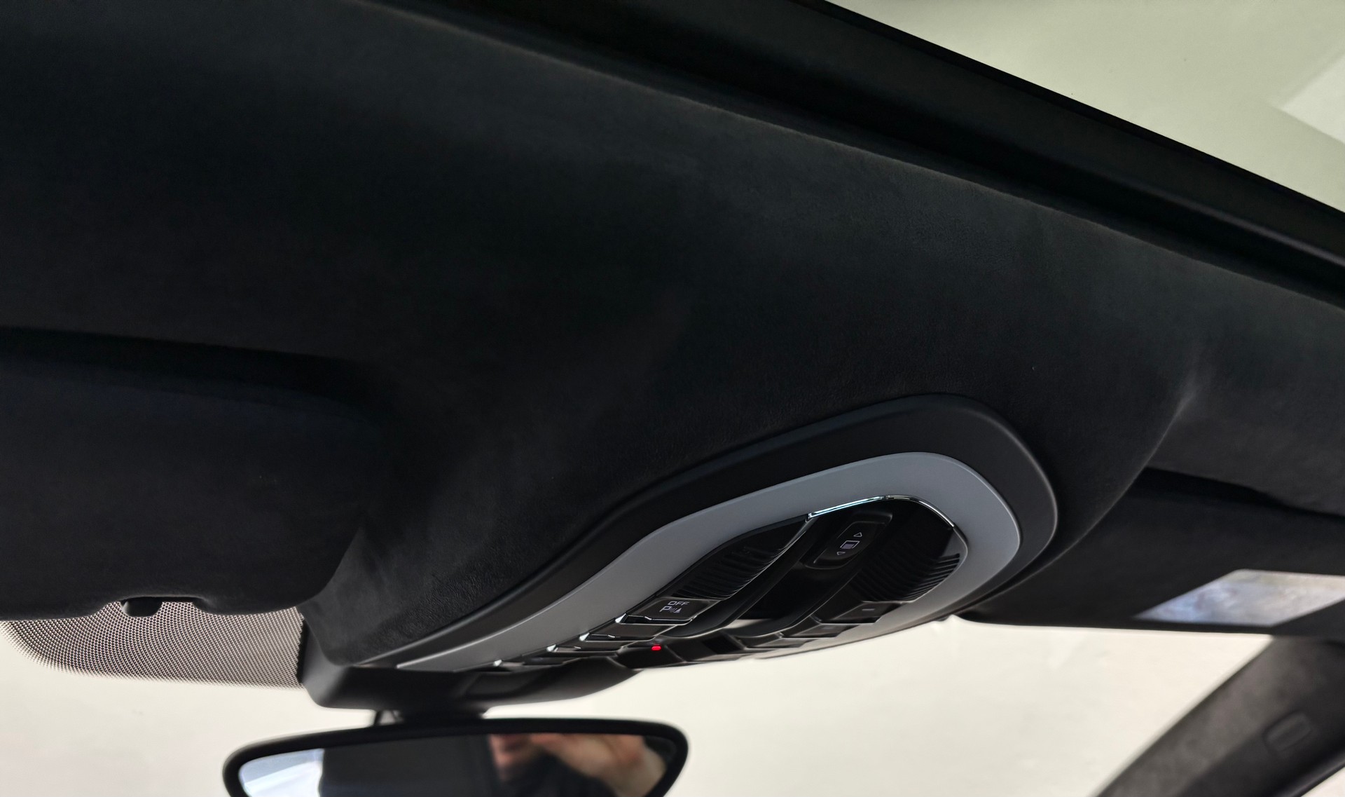 PORSCHE Cayenne GTS "ALL BLACK" - 21