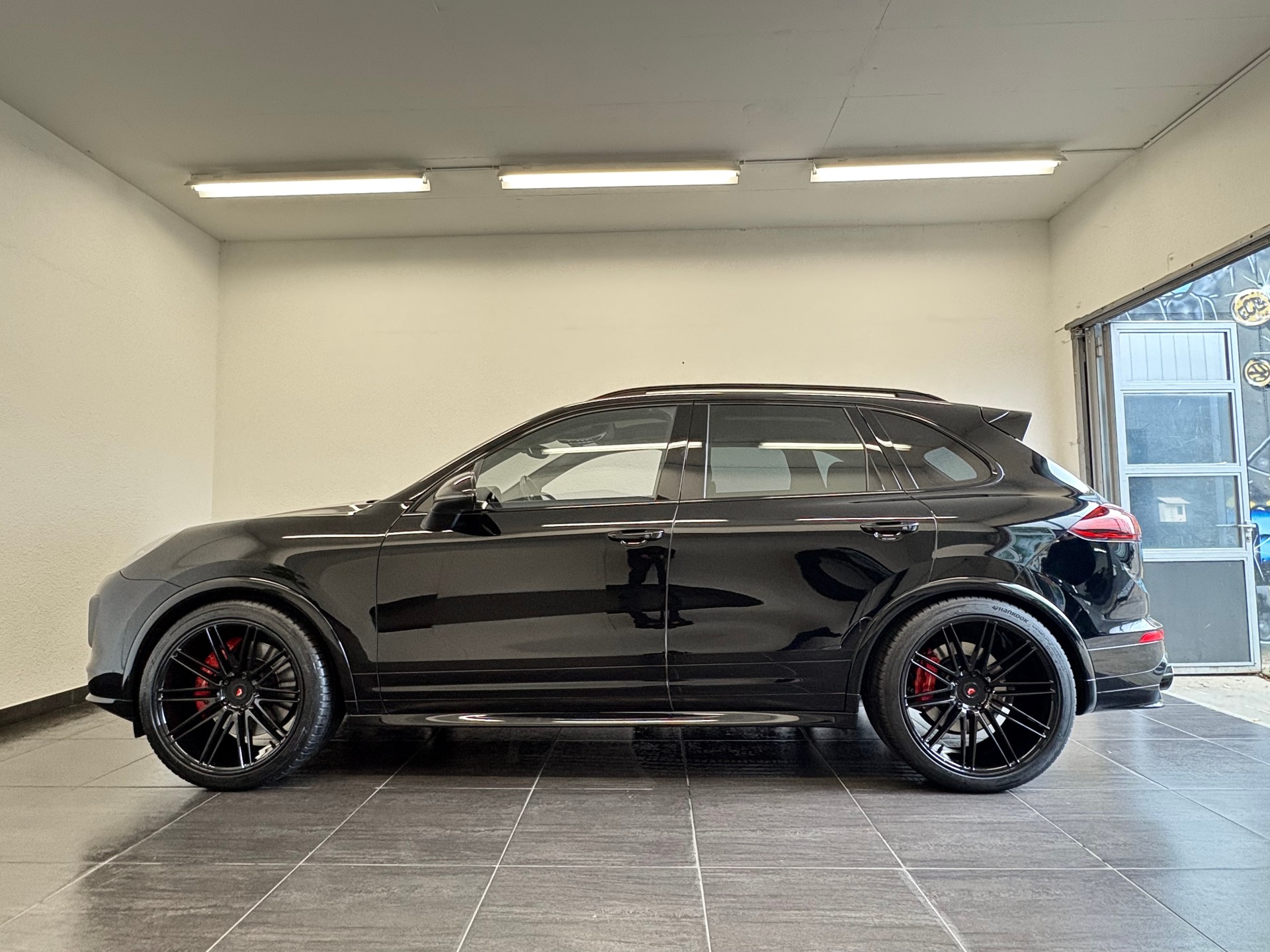 PORSCHE Cayenne GTS "ALL BLACK" - 6