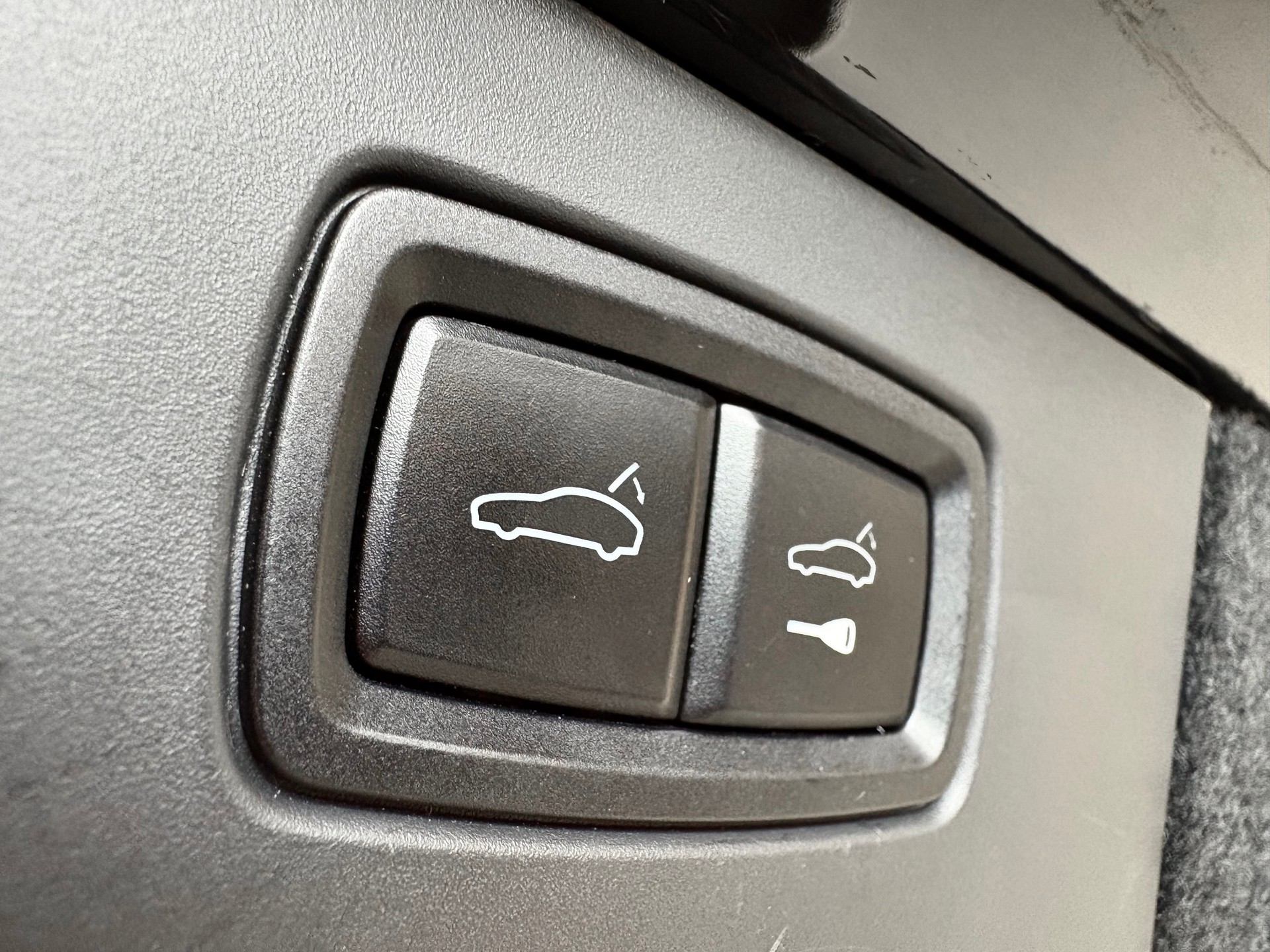 PORSCHE Cayenne GTS "ALL BLACK" - 12