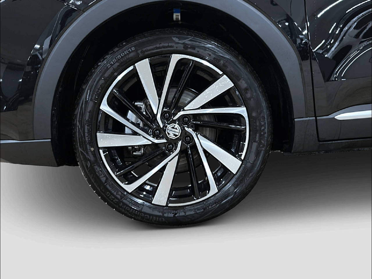 MG ZS 1.5 Hybrid+ Luxury - 9