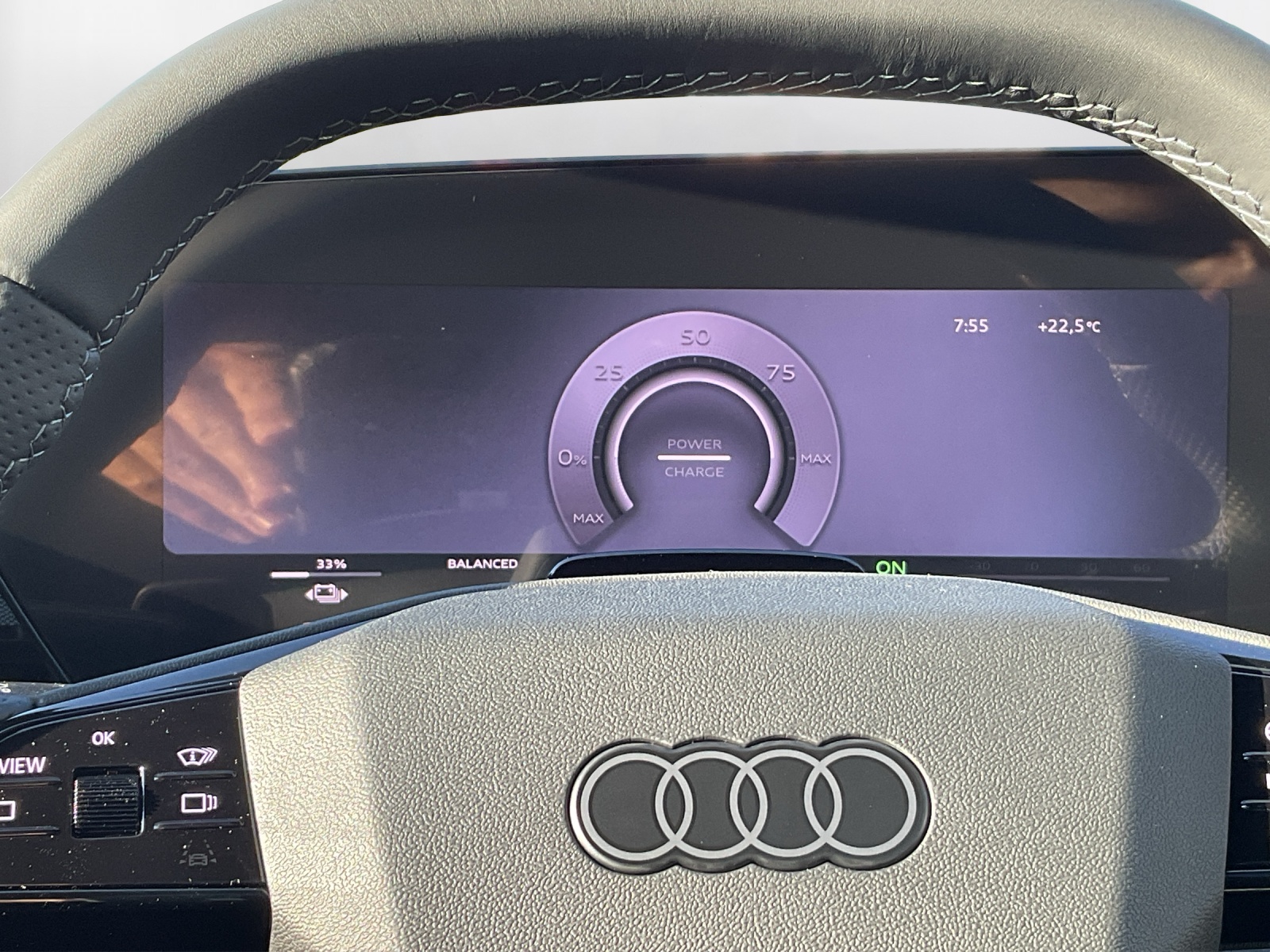 AUDI Q6 e-tron quattro - 8