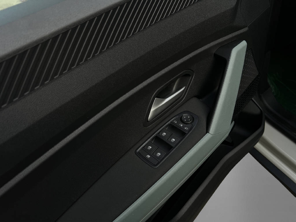 DACIA Duster 1.2 Hybrid Extreme 4WD - 13