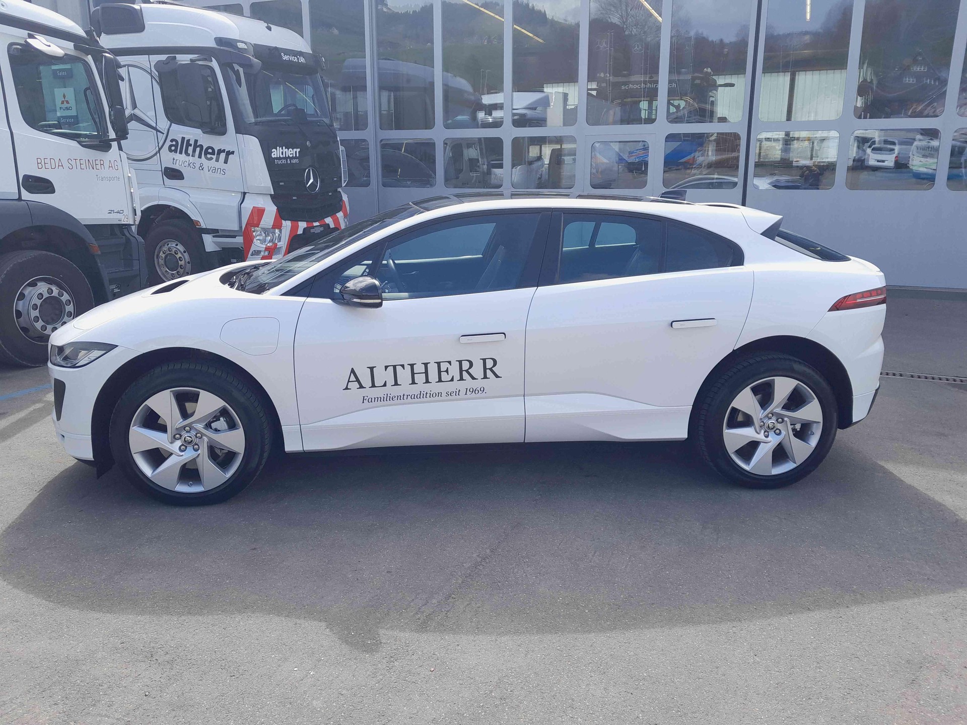 JAGUAR I-Pace EV400 R-Dynamic SE AWD - 2