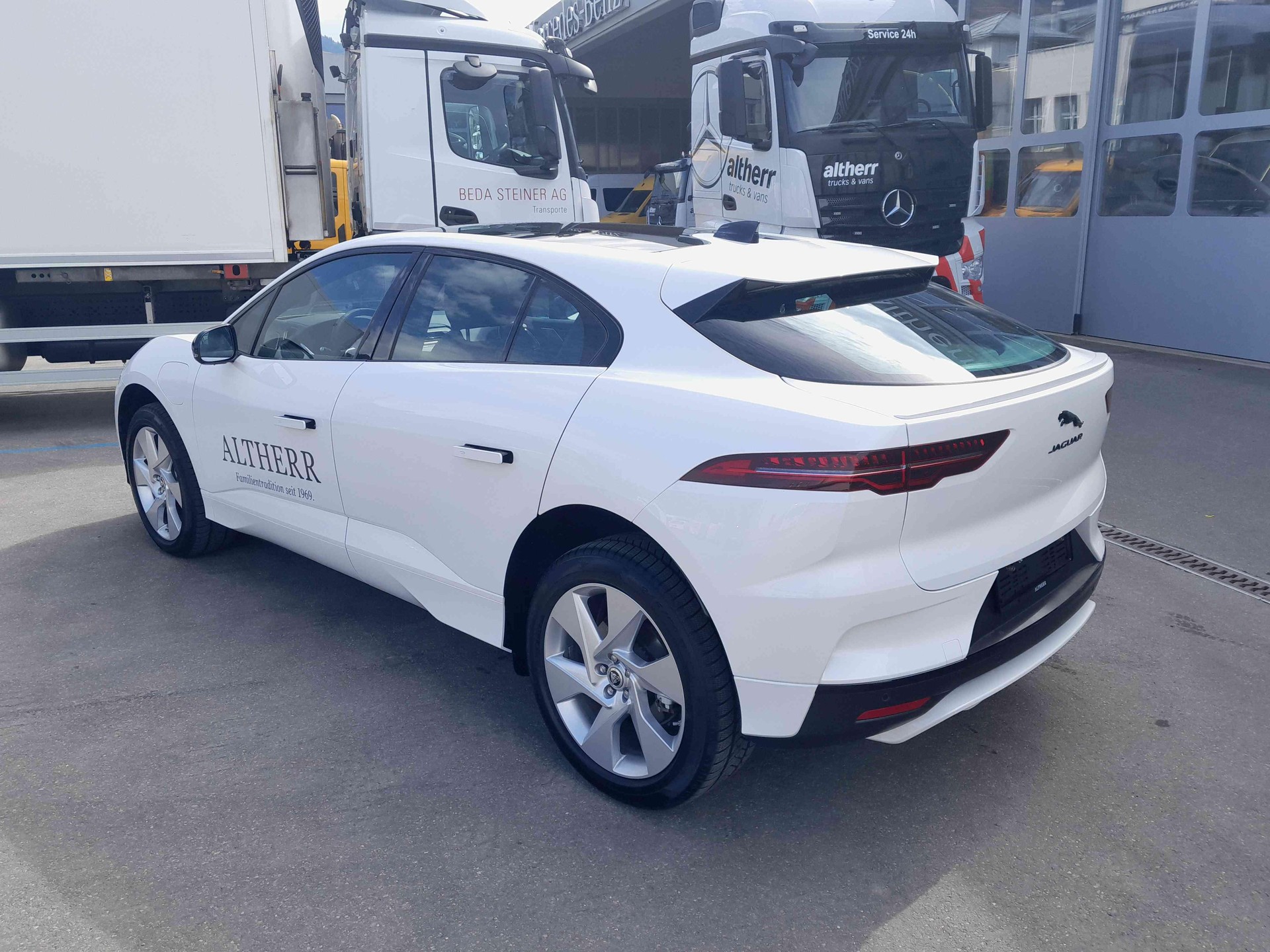 JAGUAR I-Pace EV400 R-Dynamic SE AWD - 4