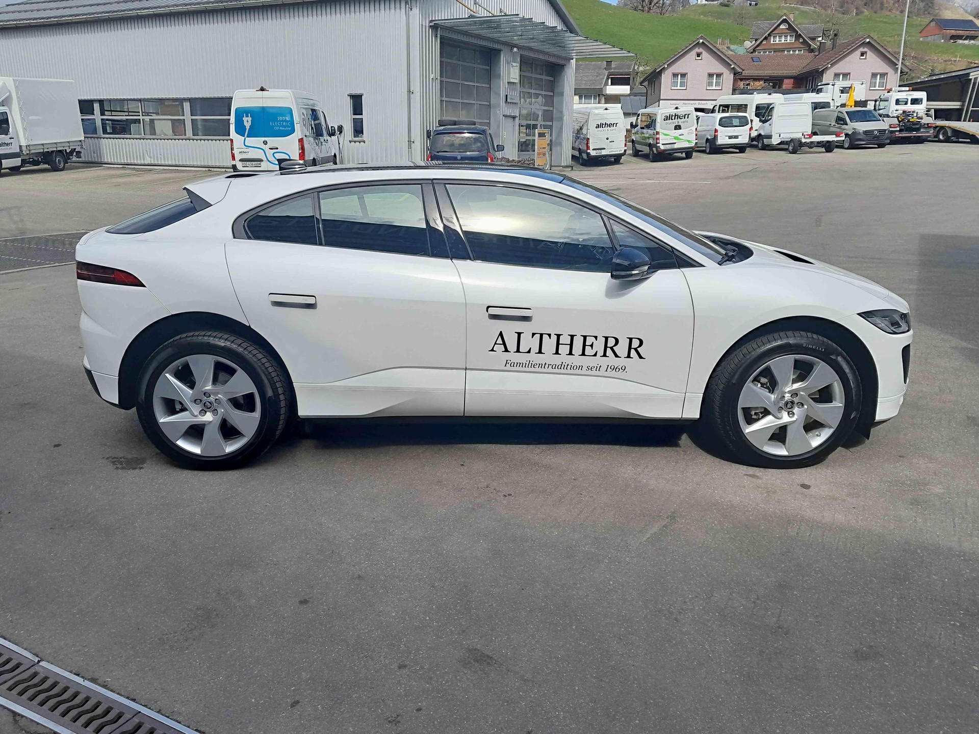 JAGUAR I-Pace EV400 R-Dynamic SE AWD - 6