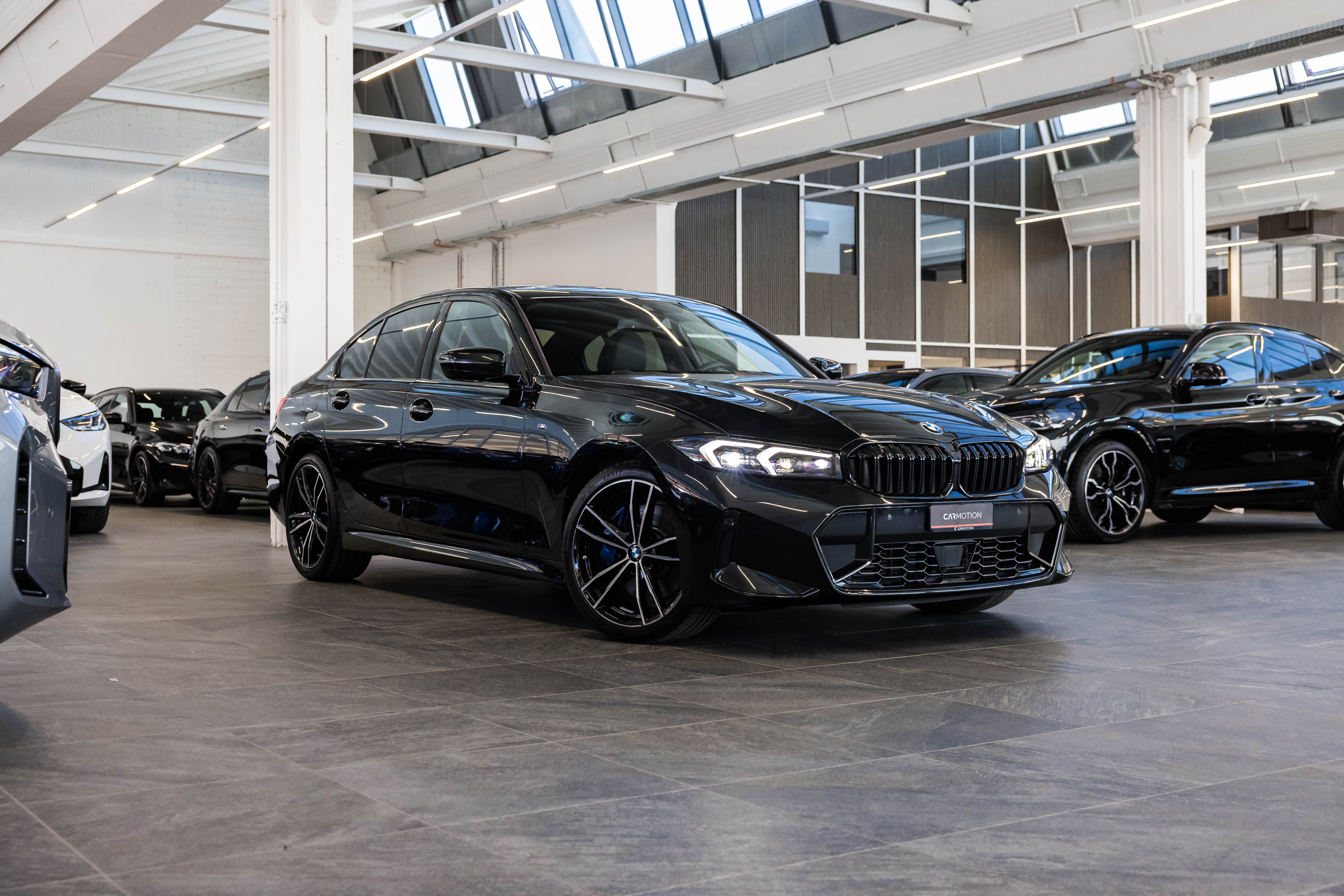 330d xDrive SAG M Sport Pro / Glasdach / Rückfahrkamera / Head-Up Display