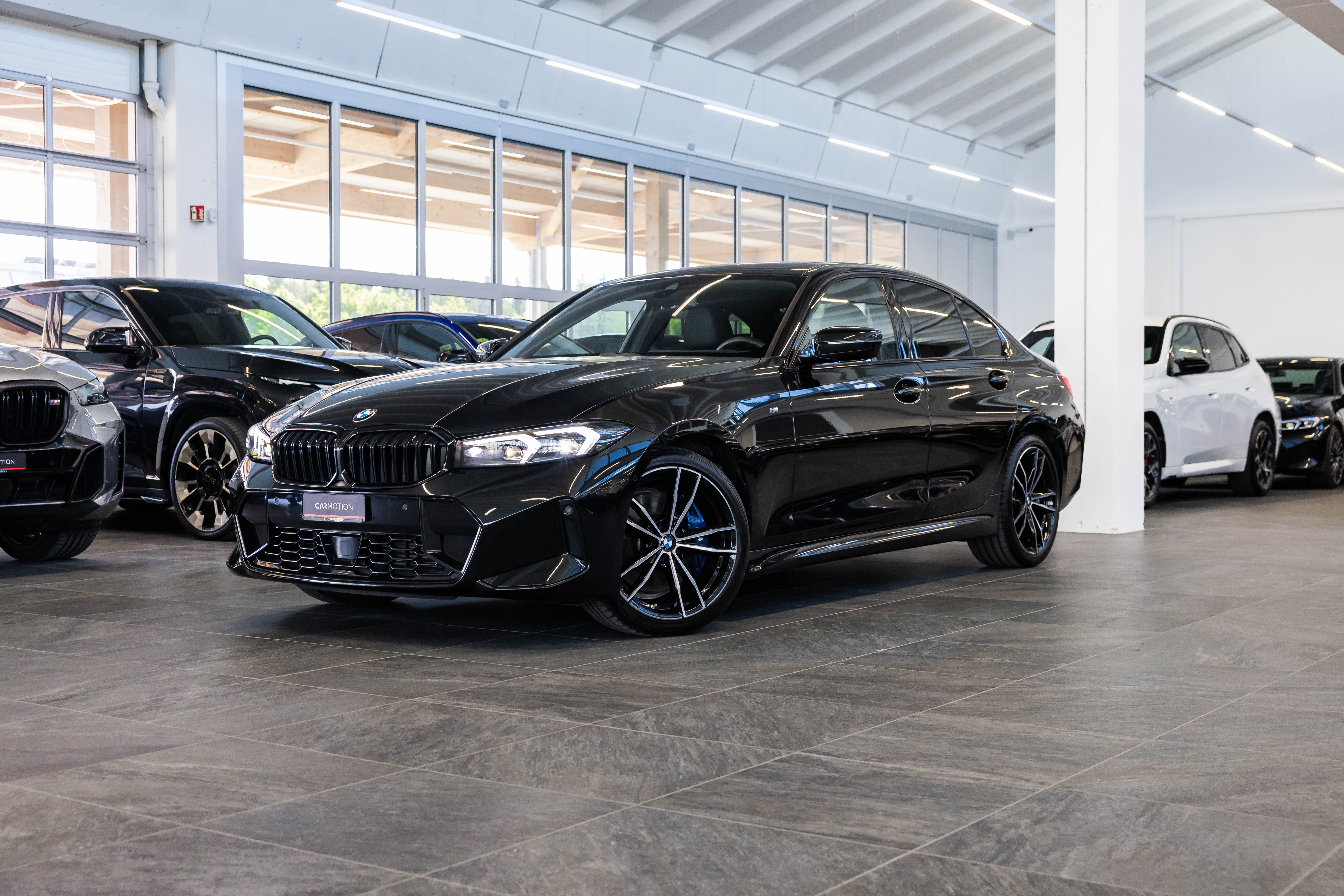 330d xDrive SAG M Sport Pro / Glasdach / Rückfahrkamera / Head-Up Display