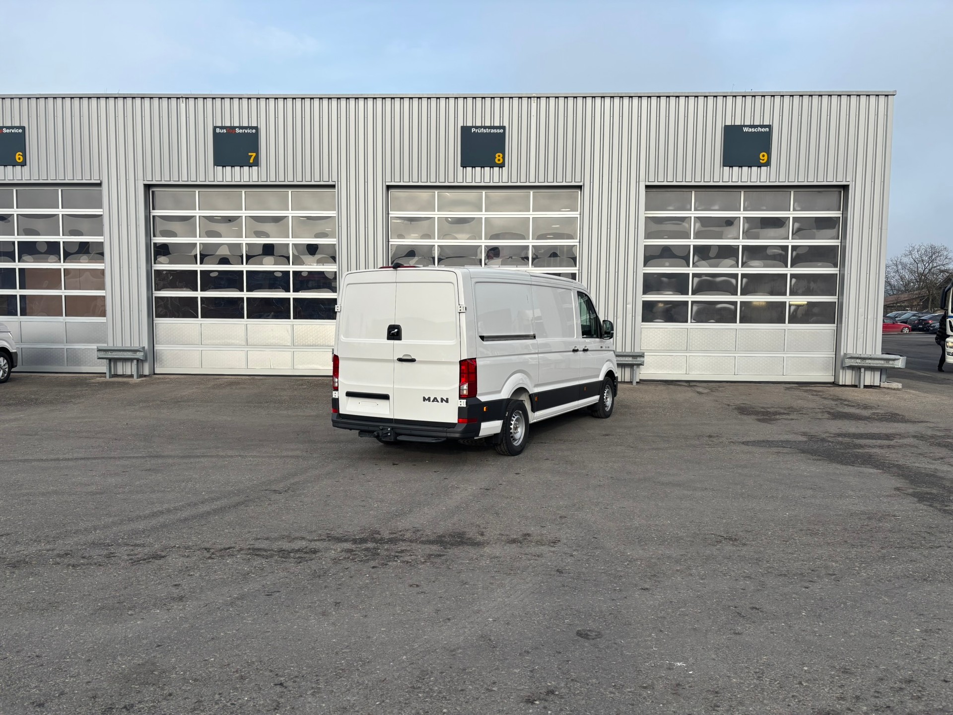 MAN TGE 3.180 Standard 4x4 A - 5