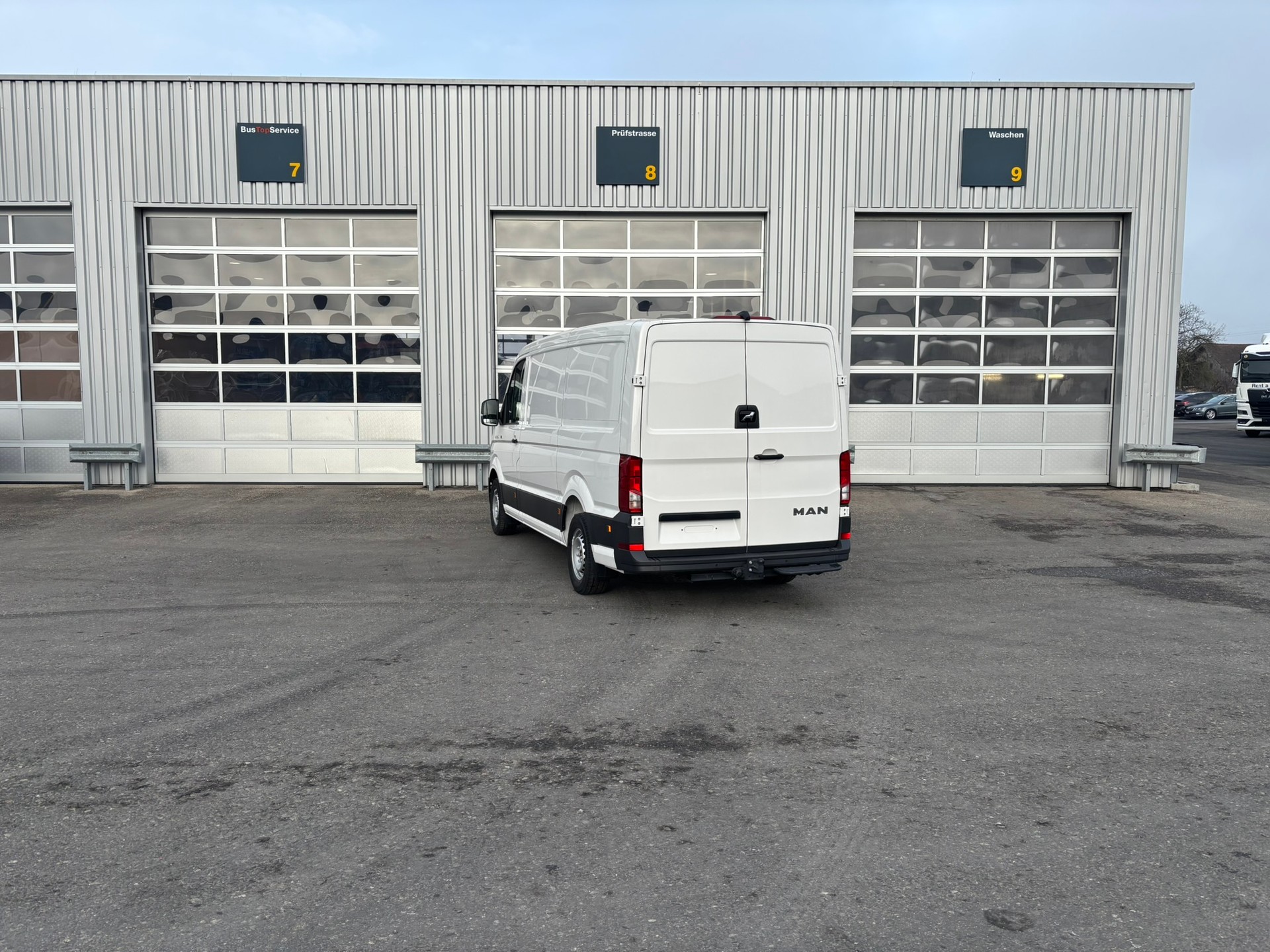 MAN TGE 3.180 Standard 4x4 A - 6