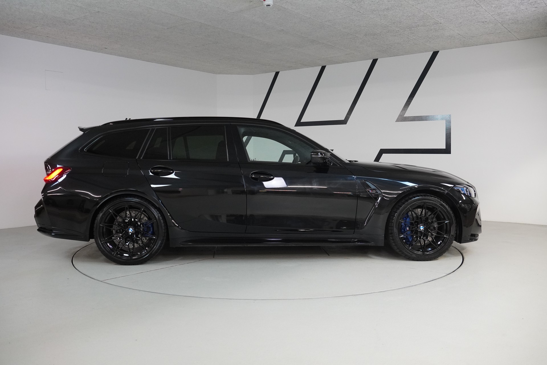 BMW M3 Touring xDrive Competition M - 8
