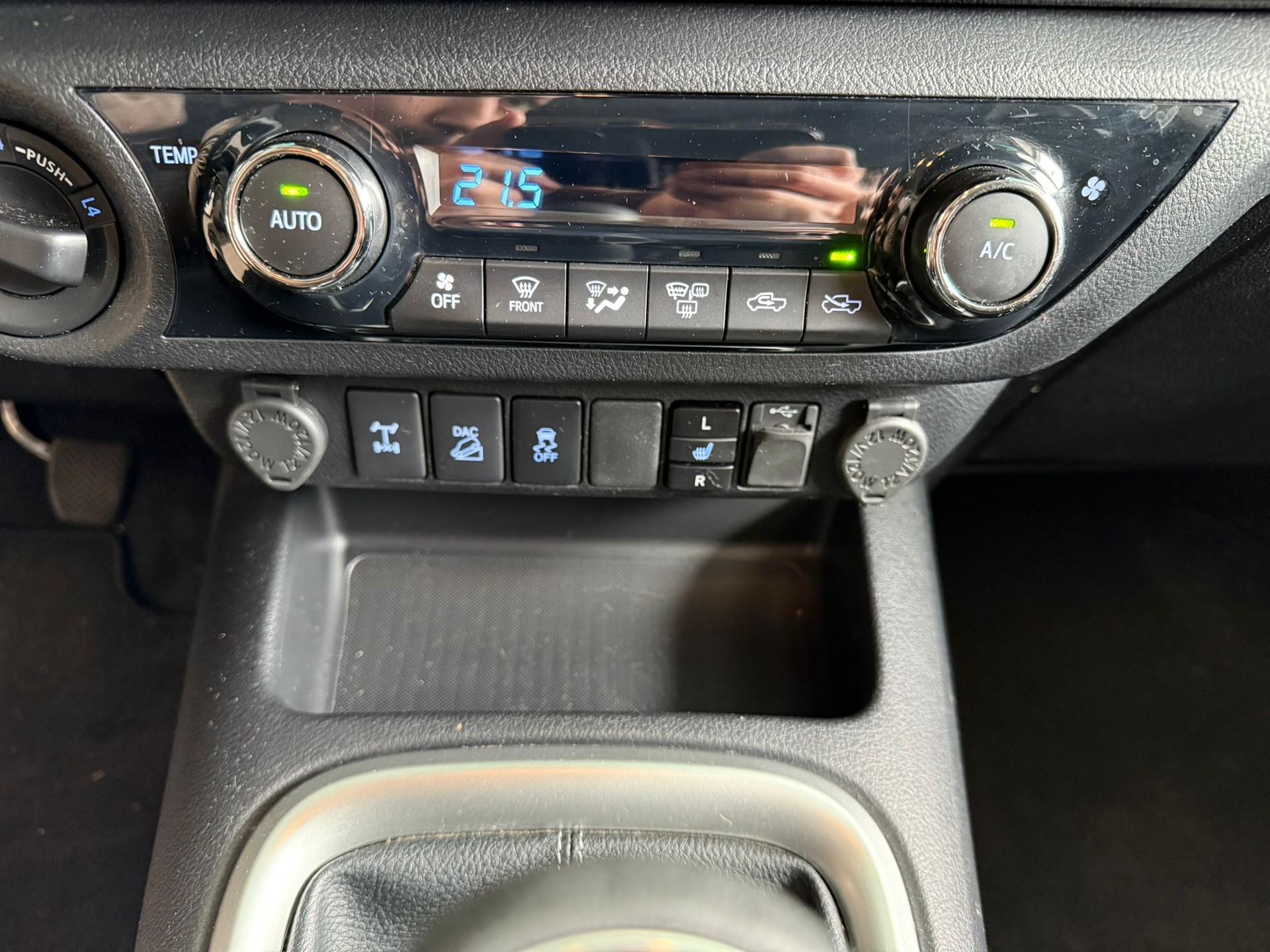 TOYOTA Hilux 2.4D-4D Luna Double Cab 4x4 - 10