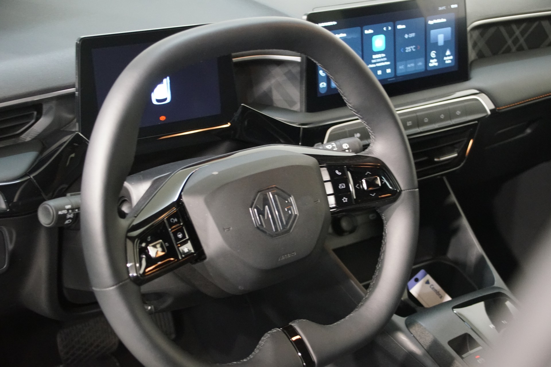 MG 3 1.5 Hybrid Luxury Automat ++SWISS++ - 11