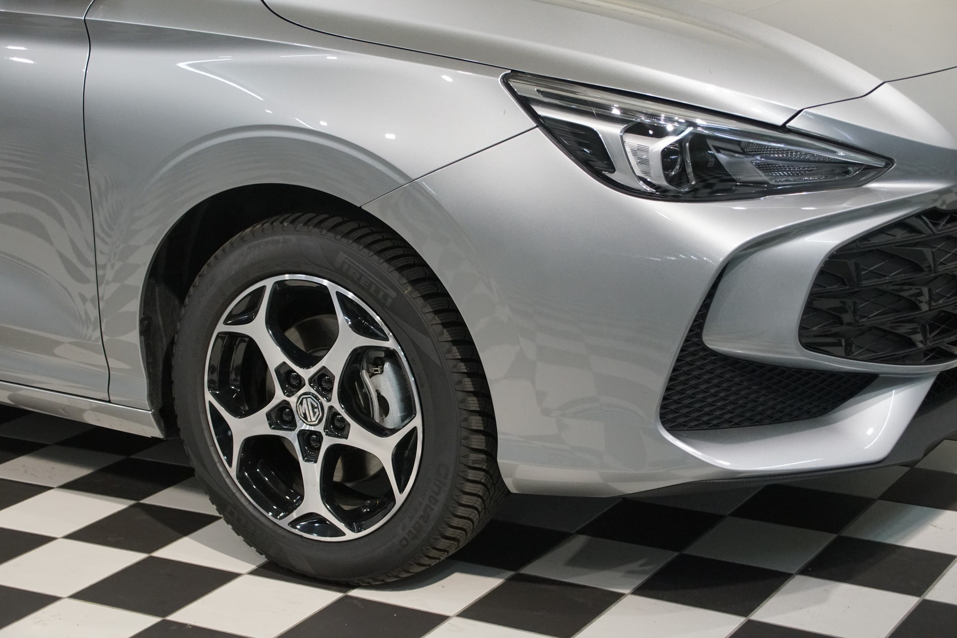MG 3 1.5 Hybrid Luxury Automat ++SWISS++ - 4