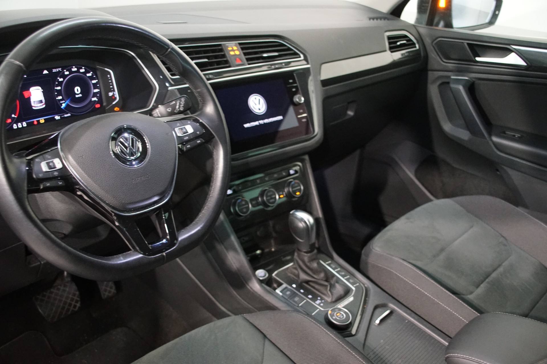 VW Tiguan 2.0 TDI SCR Highline 4Motion DSG - 13