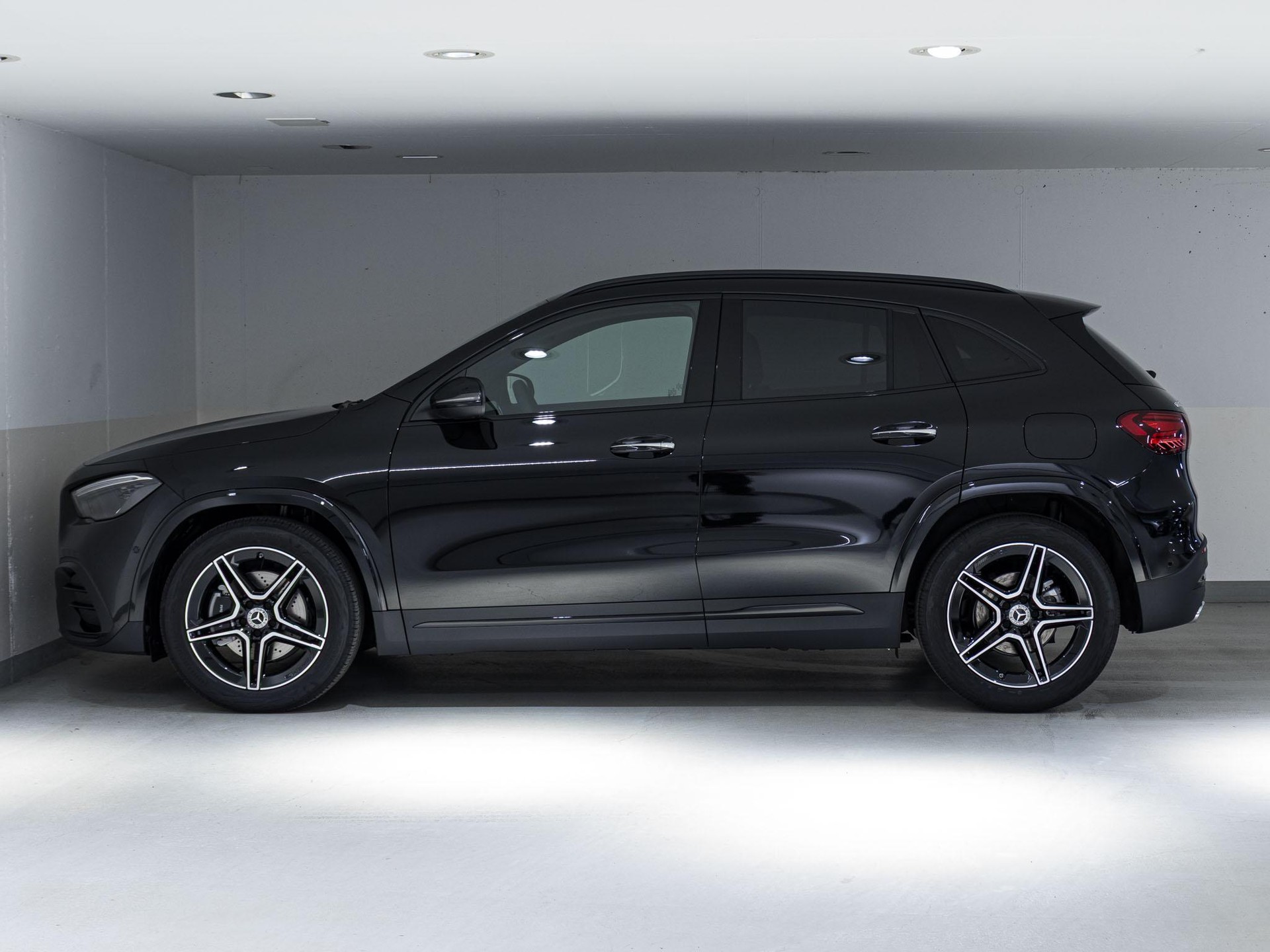 MERCEDES-BENZ GLA 200 "Night Star" - 5