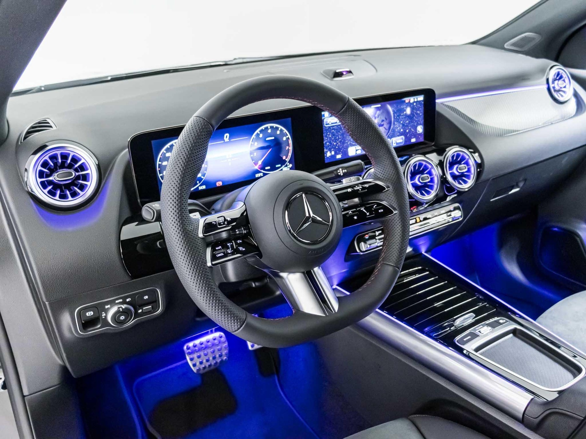 MERCEDES-BENZ GLA 200 "Night Star" - 9