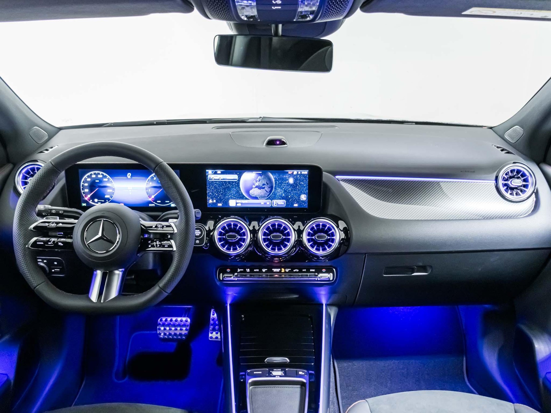 MERCEDES-BENZ GLA 200 "Night Star" - 10