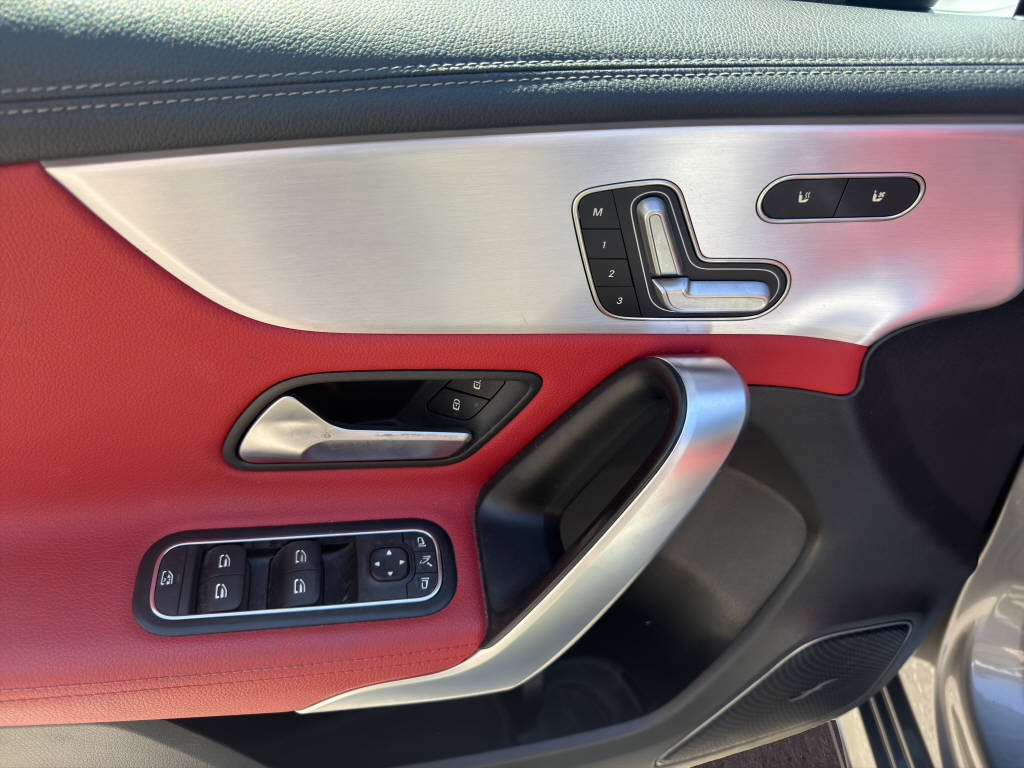 MERCEDES-BENZ A 250 AMG Line 4m - 13