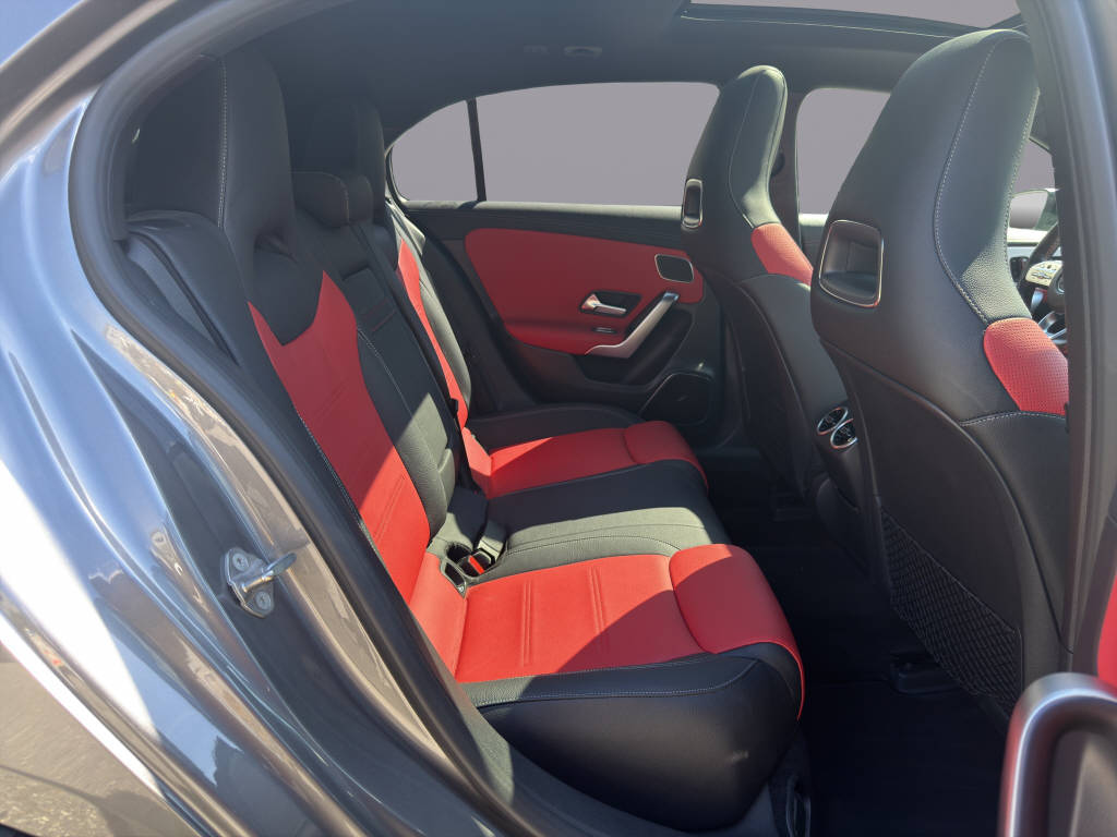 MERCEDES-BENZ A 250 AMG Line 4m - 14