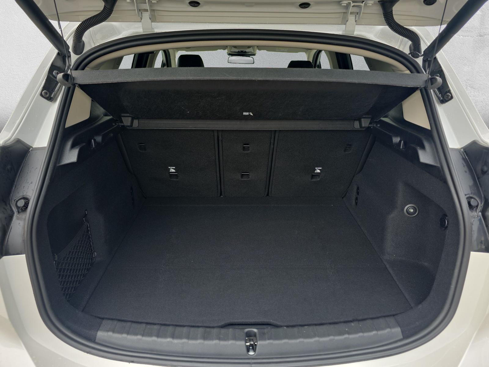 BMW 218i Active Tourer - 10