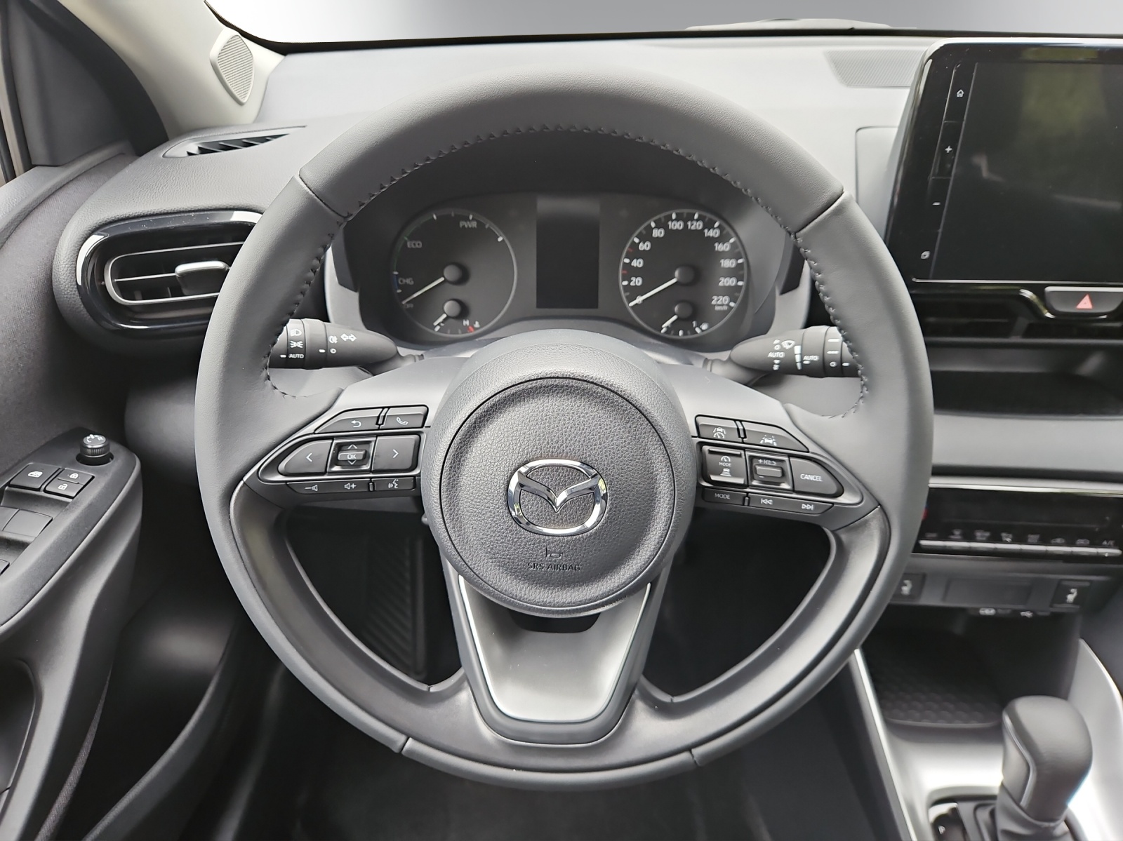 MAZDA 2 Hybrid Centre-line - 12