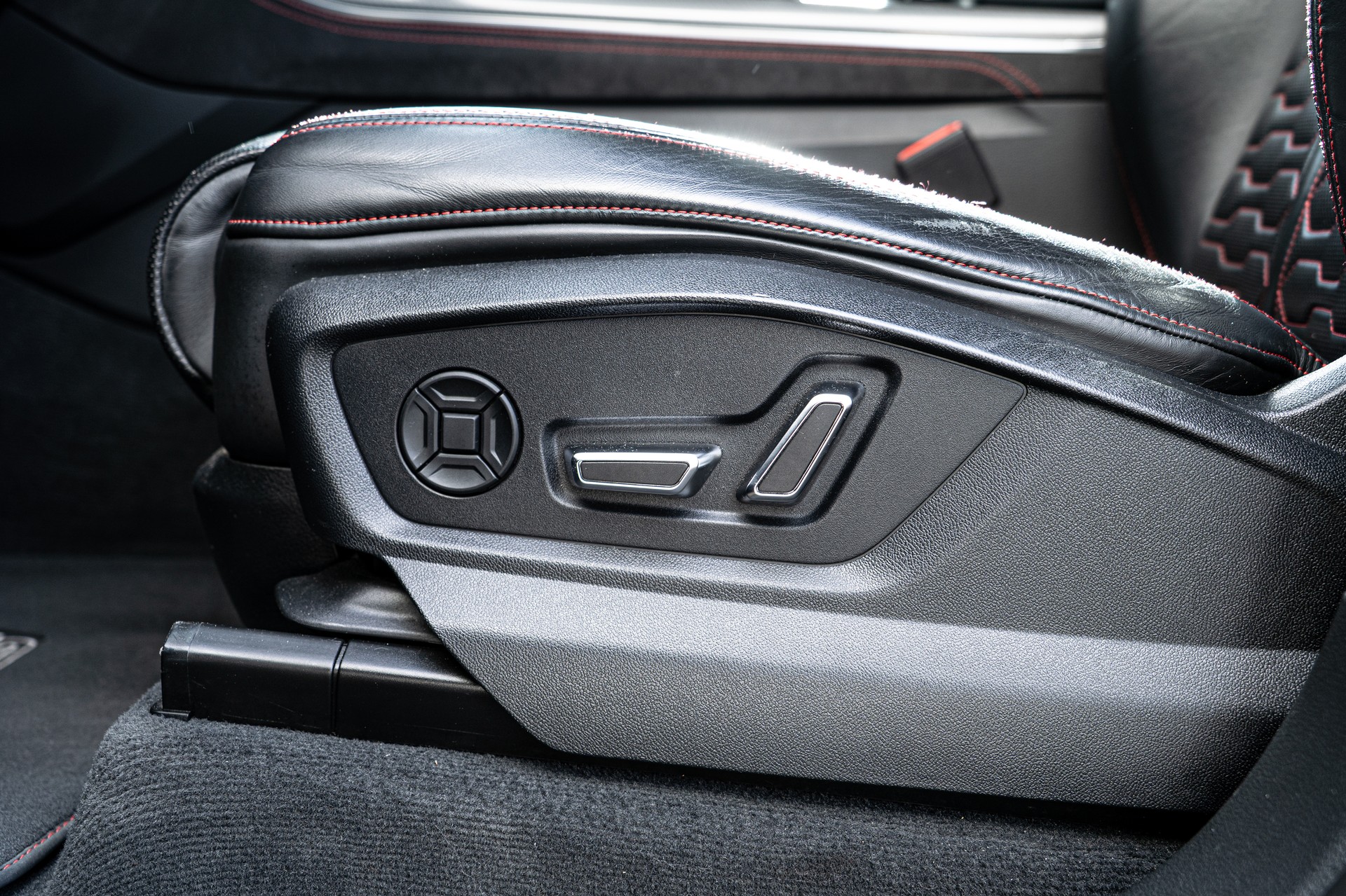 AUDI RSQ8 quattro tiptronic - 17