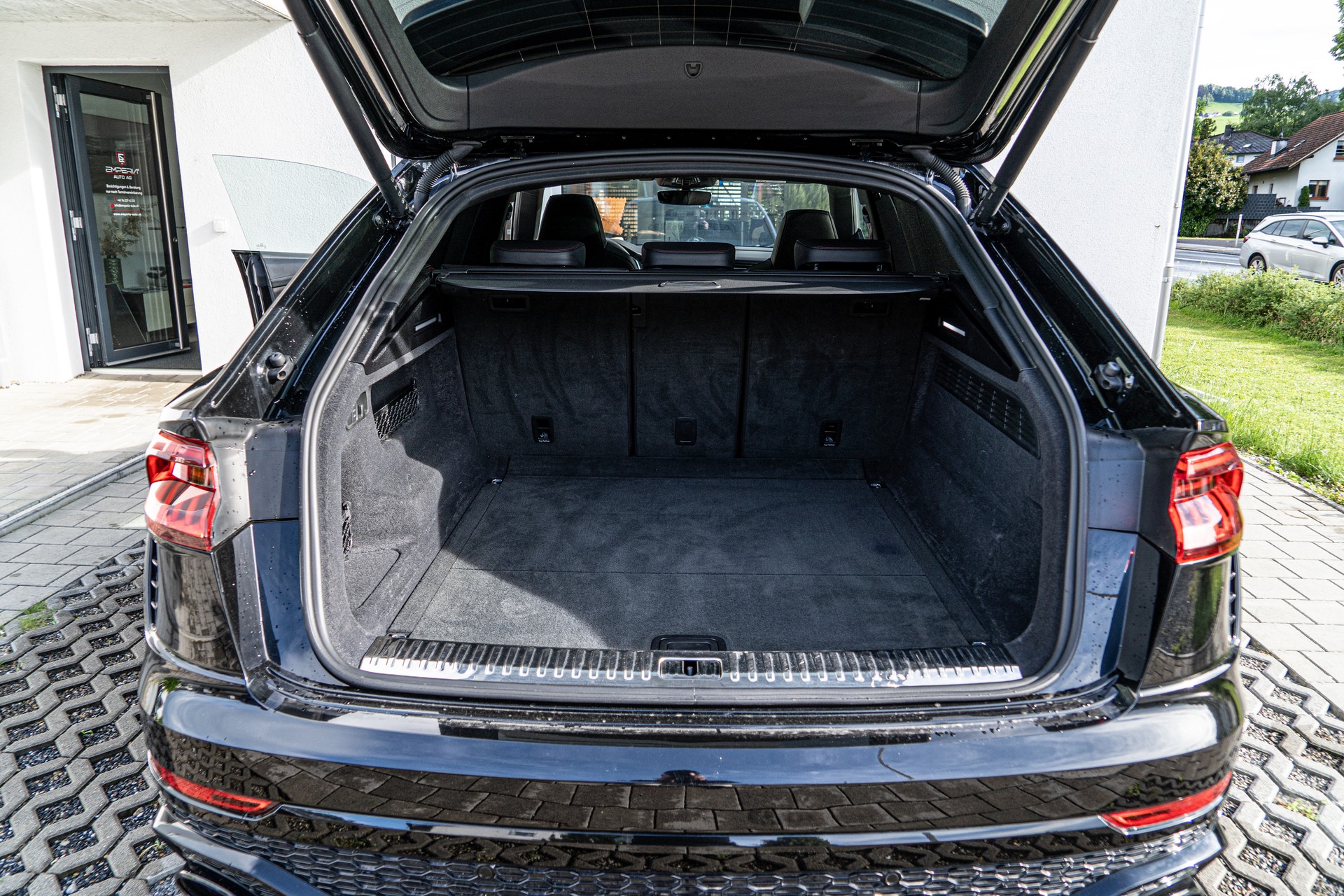 AUDI RSQ8 quattro tiptronic - 32