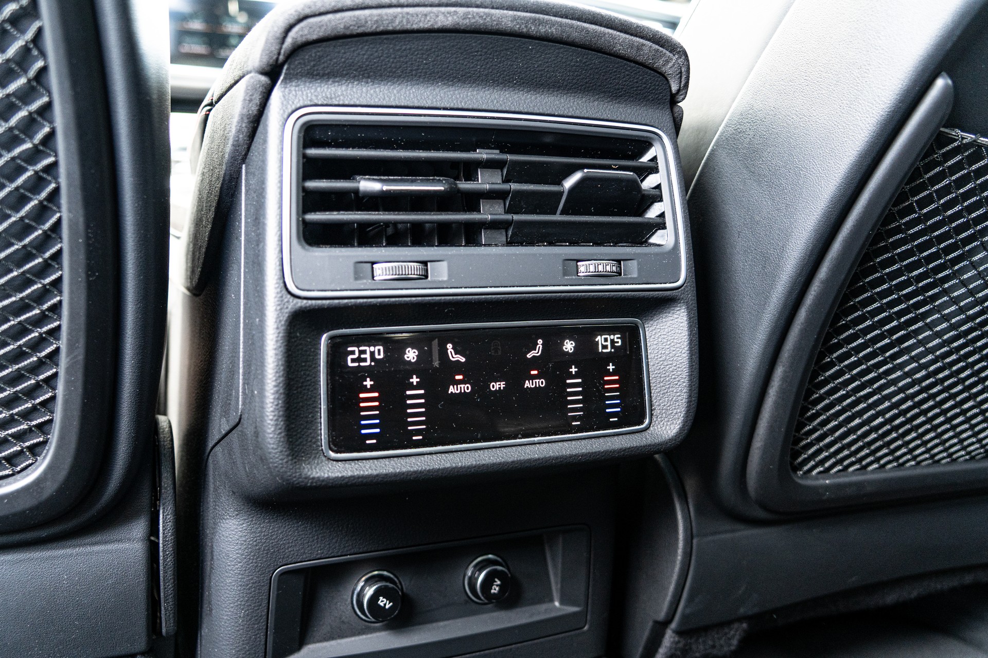 AUDI RSQ8 quattro tiptronic - 31