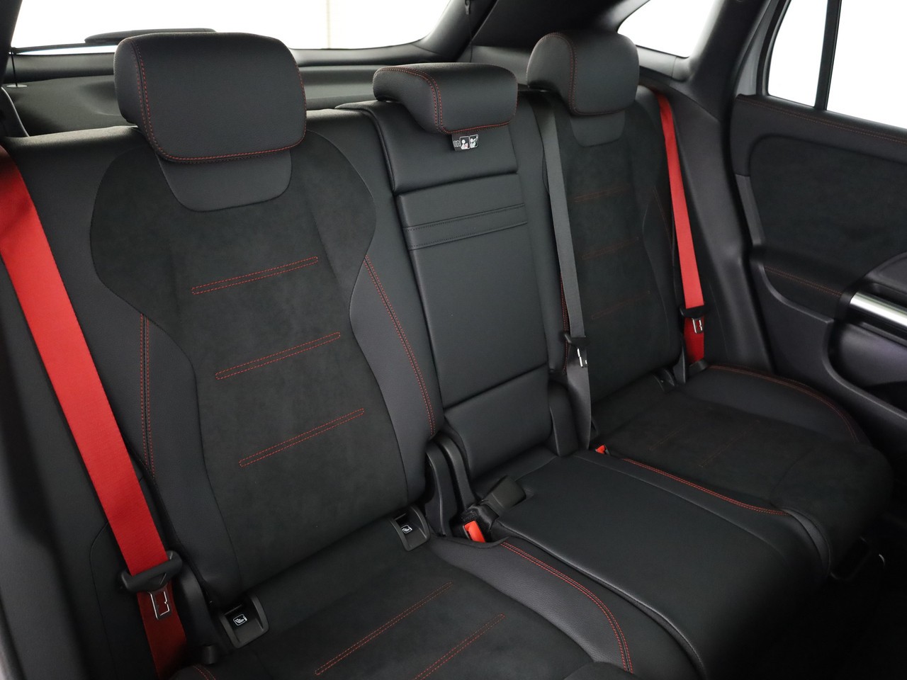 MERCEDES-BENZ GLA AMG 35 4Matic 8G-DCT - 12