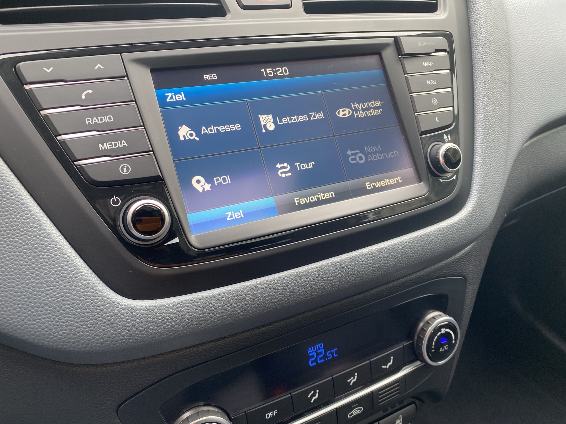 HYUNDAI i20 1.4 Vertex Automatic - 15
